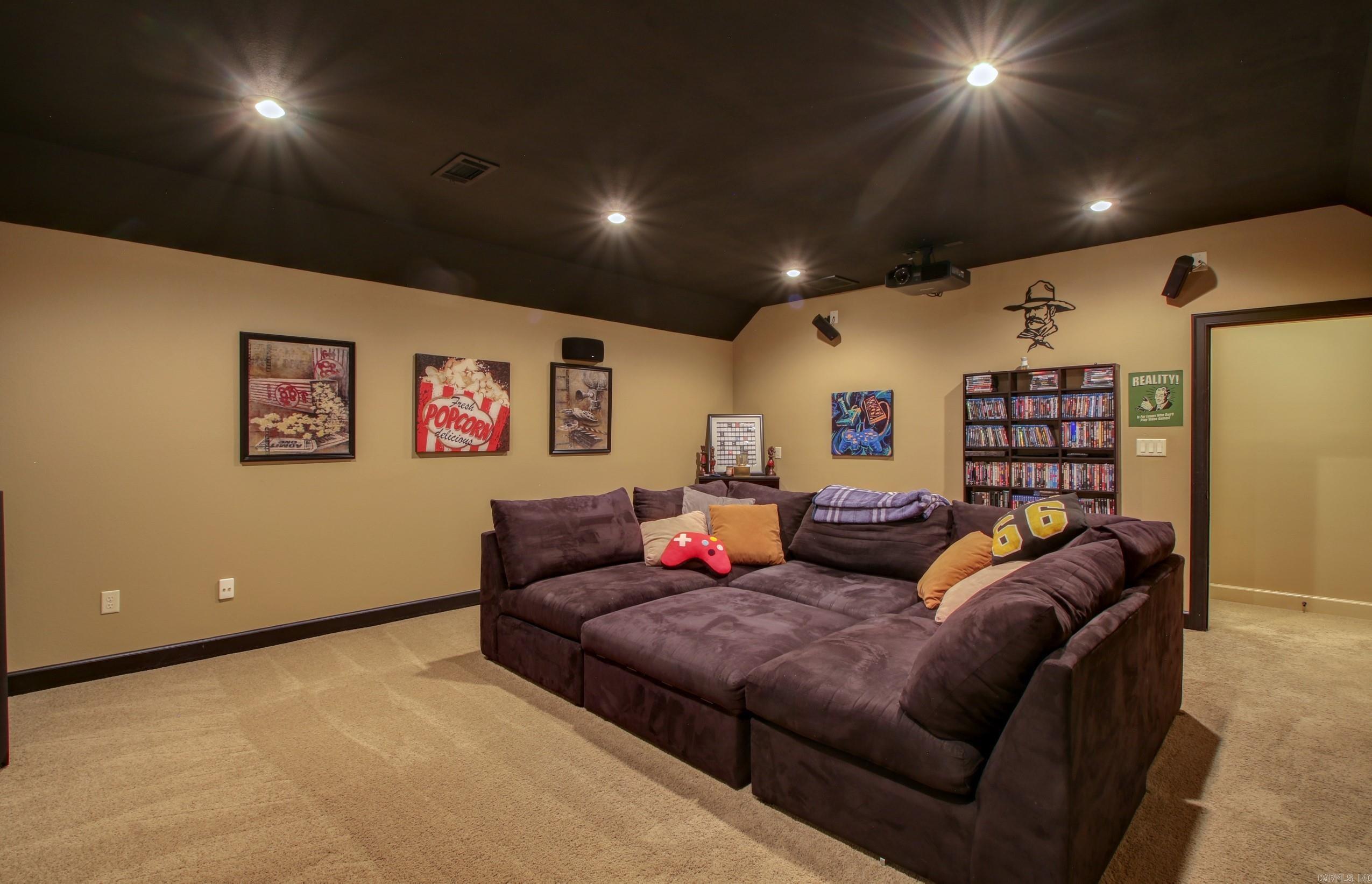 WOODLANDS EDGE - Residential
