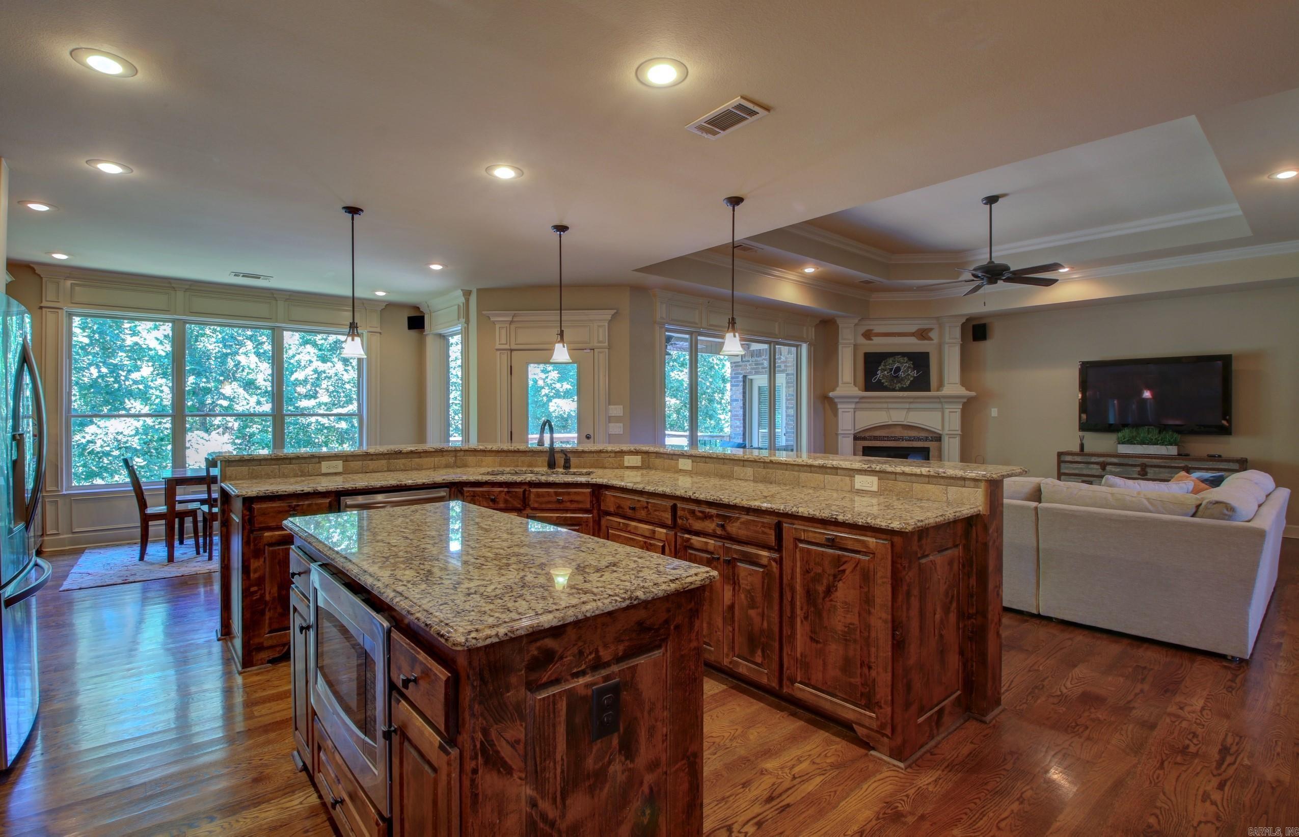 WOODLANDS EDGE - Residential