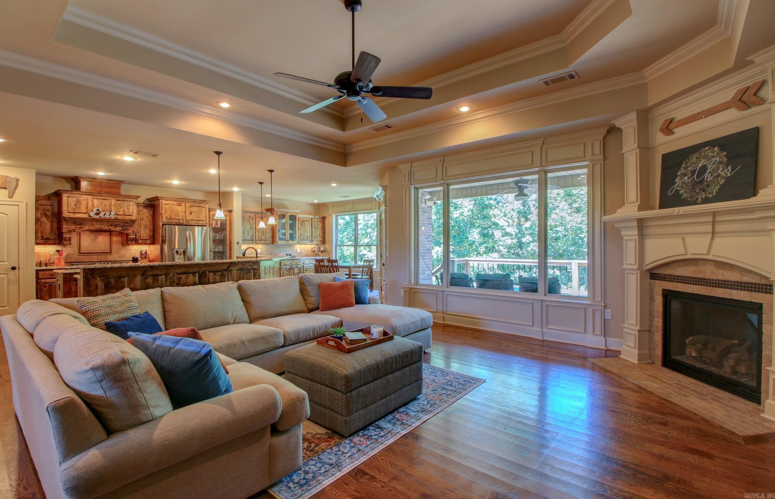 WOODLANDS EDGE - Residential