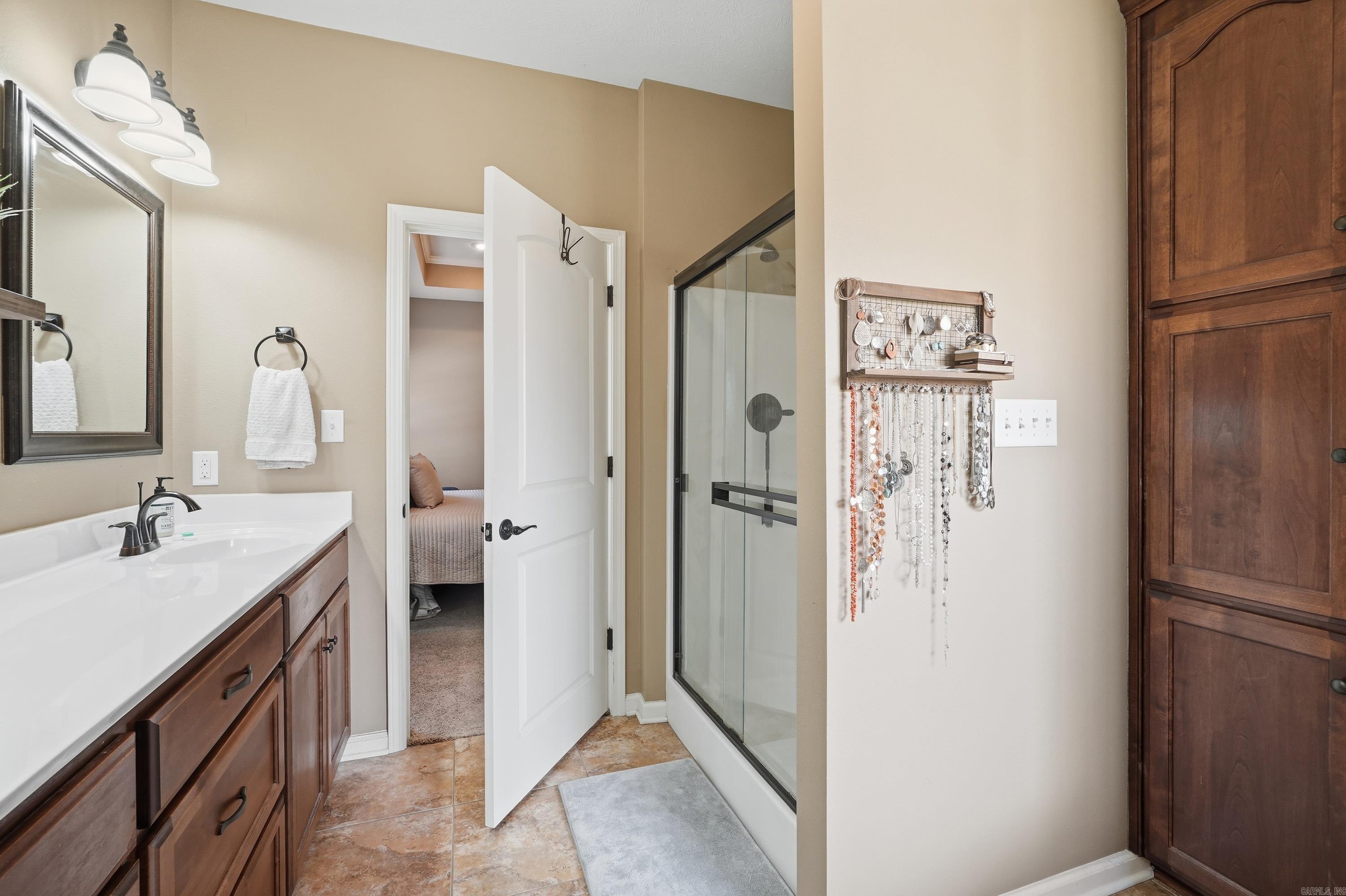 CEDAR KNOLLS & CEDAR VIEW - Residential