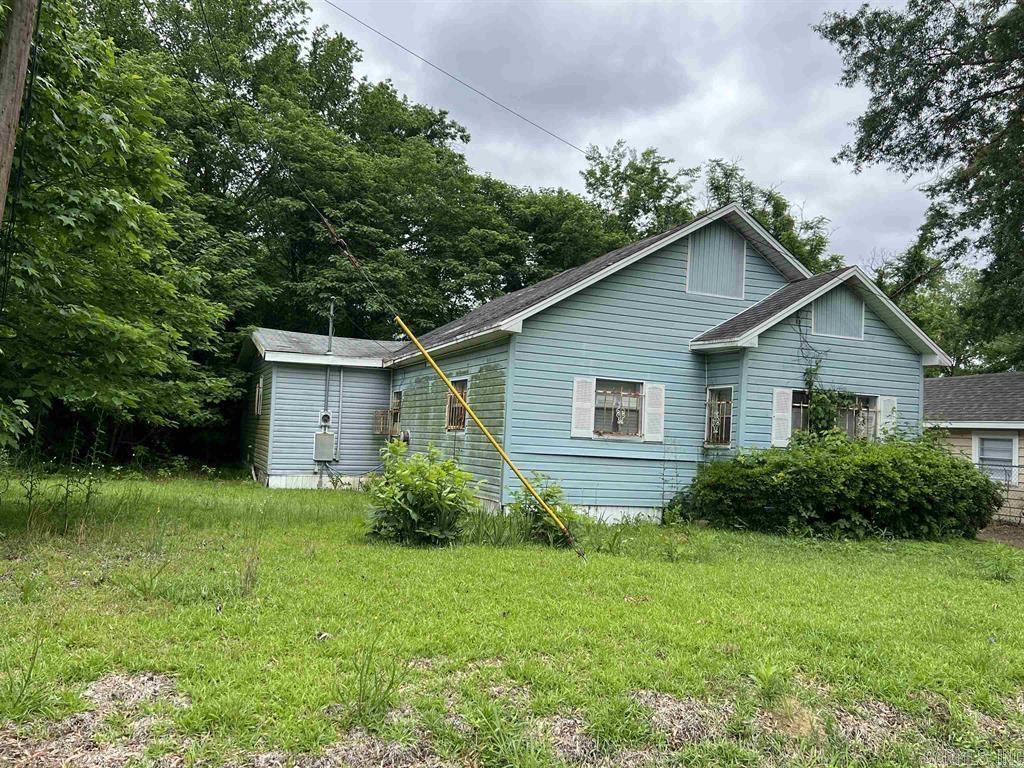 Investor Special!! This property is a must see! It would be great to renovate and add to your rental portfolio.