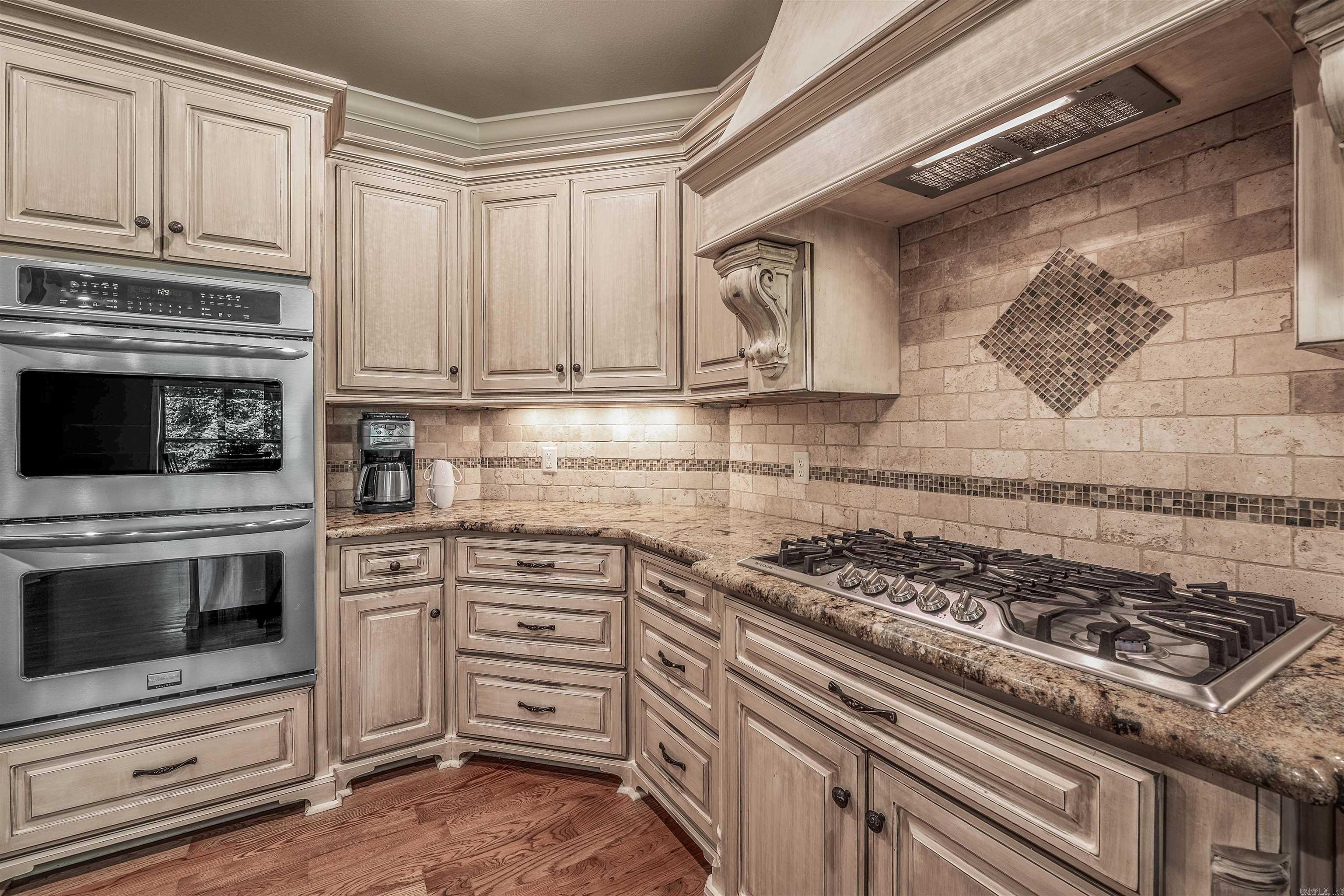 WOODLANDS EDGE - Residential