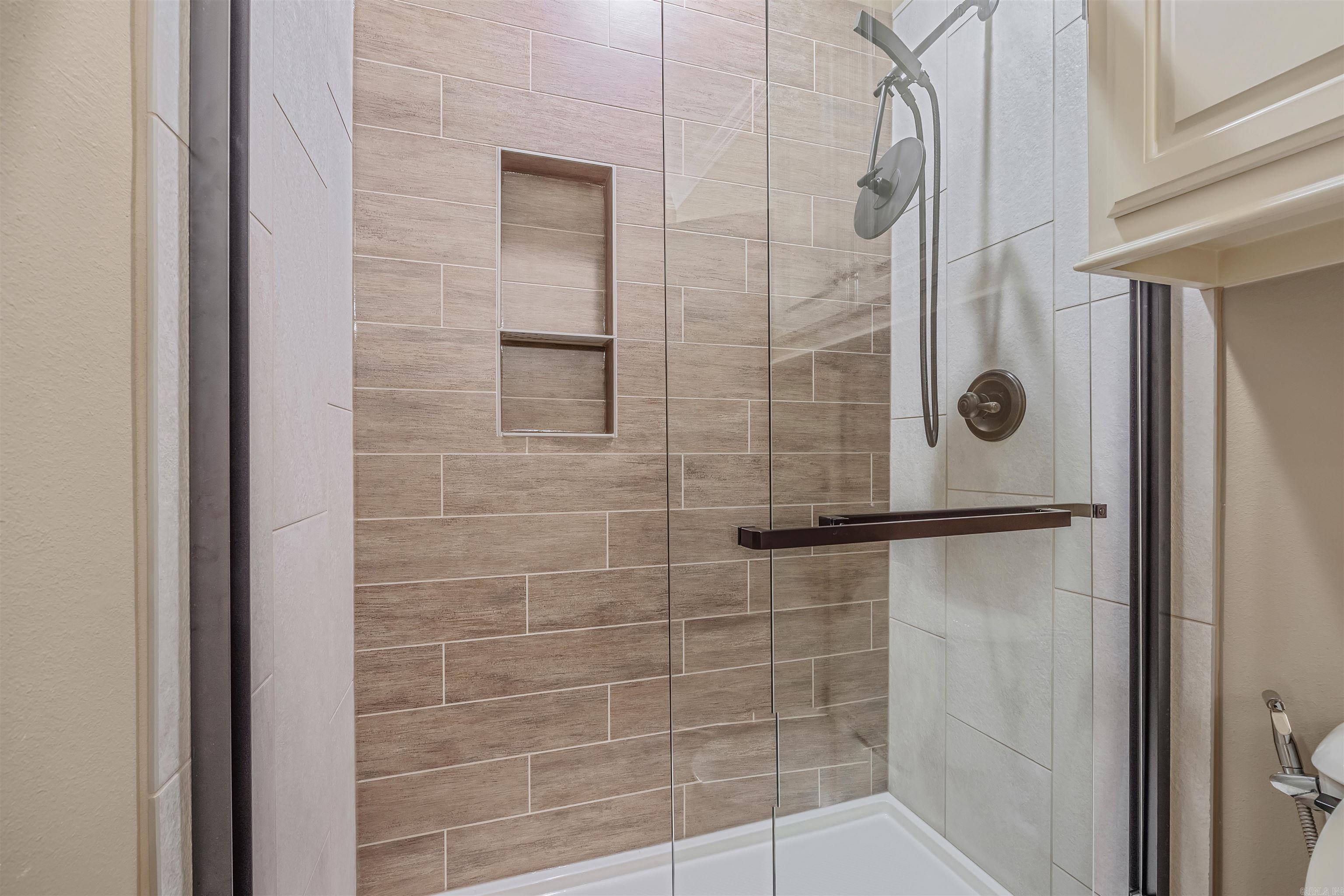 WOODLANDS EDGE - Residential