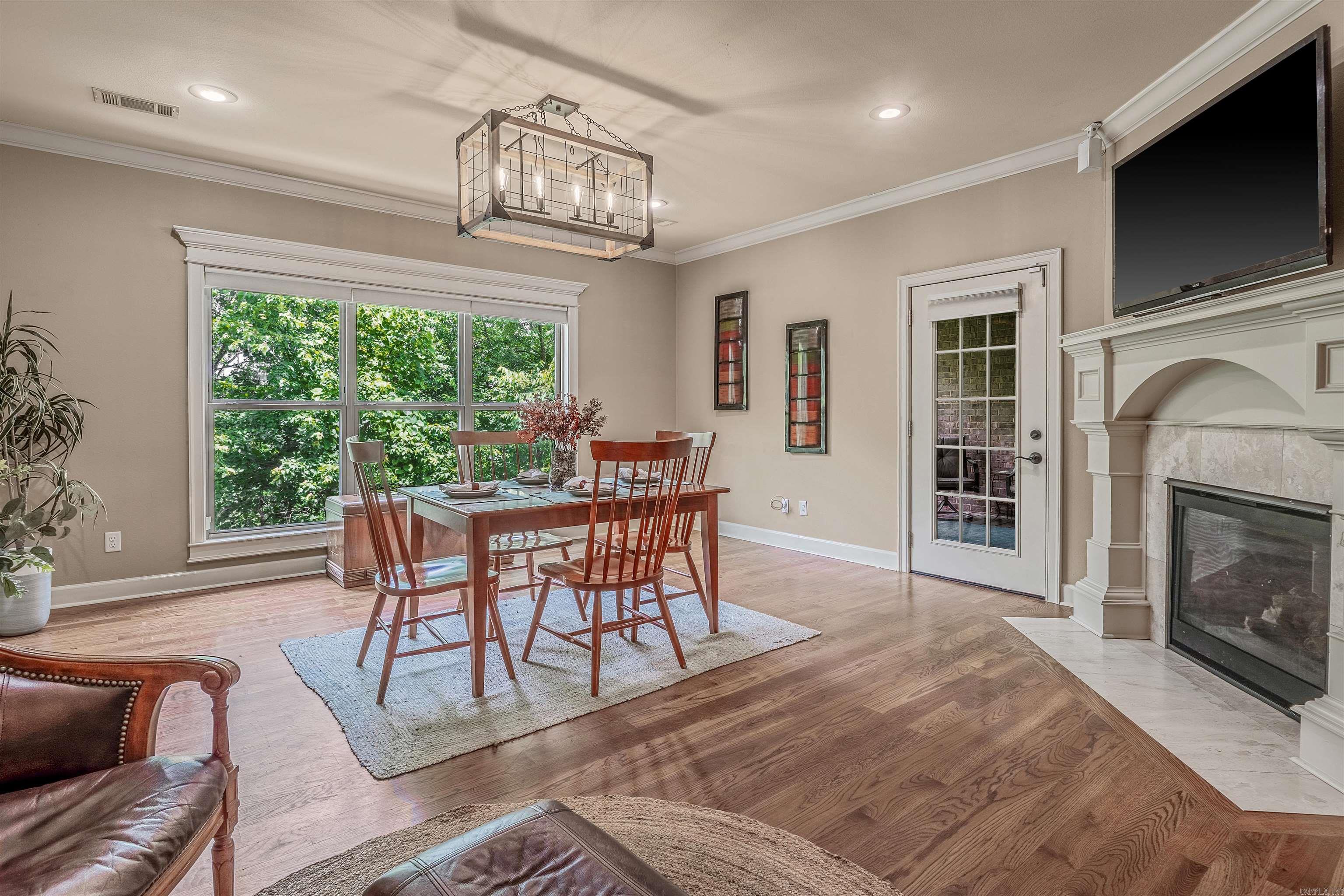 WOODLANDS EDGE - Residential