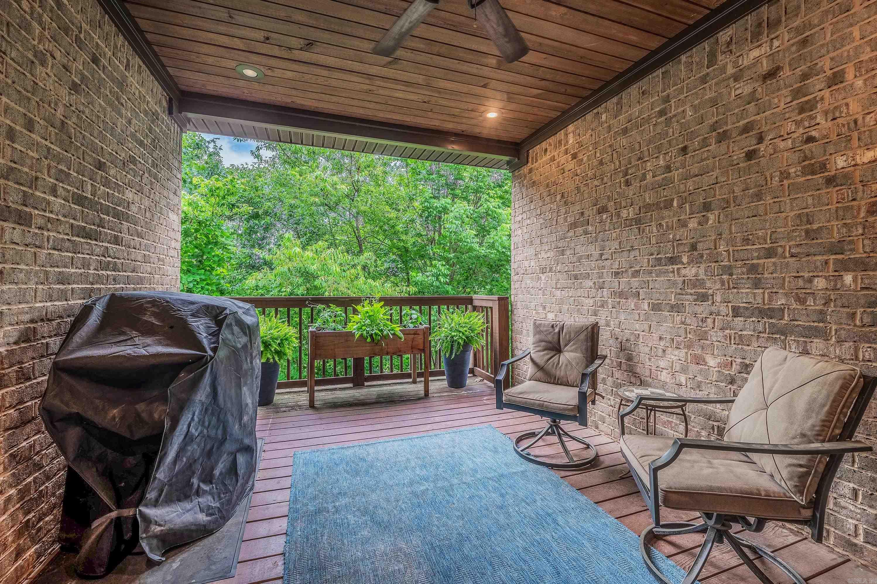 WOODLANDS EDGE - Residential