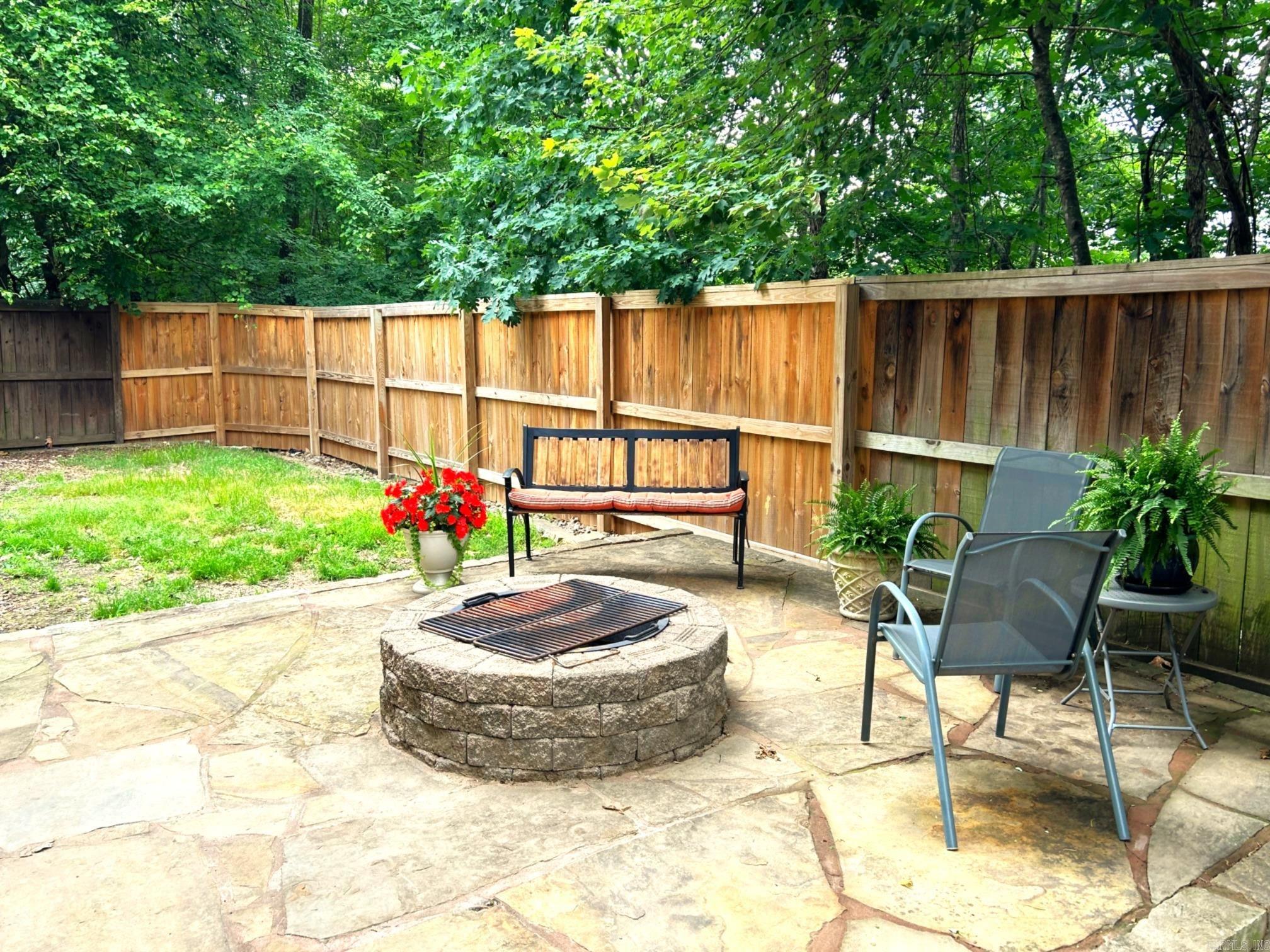 WOODLANDS EDGE - Residential