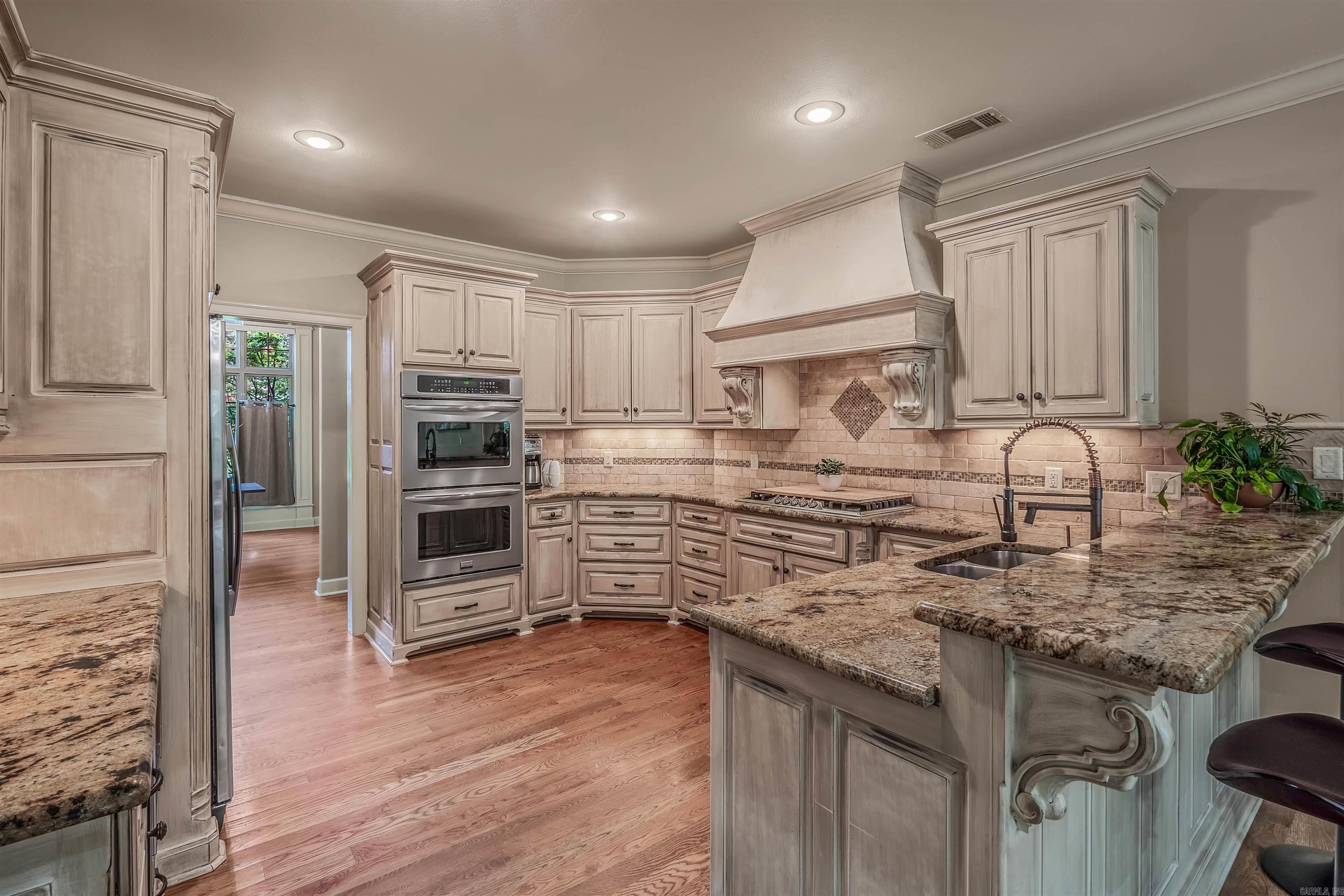 WOODLANDS EDGE - Residential