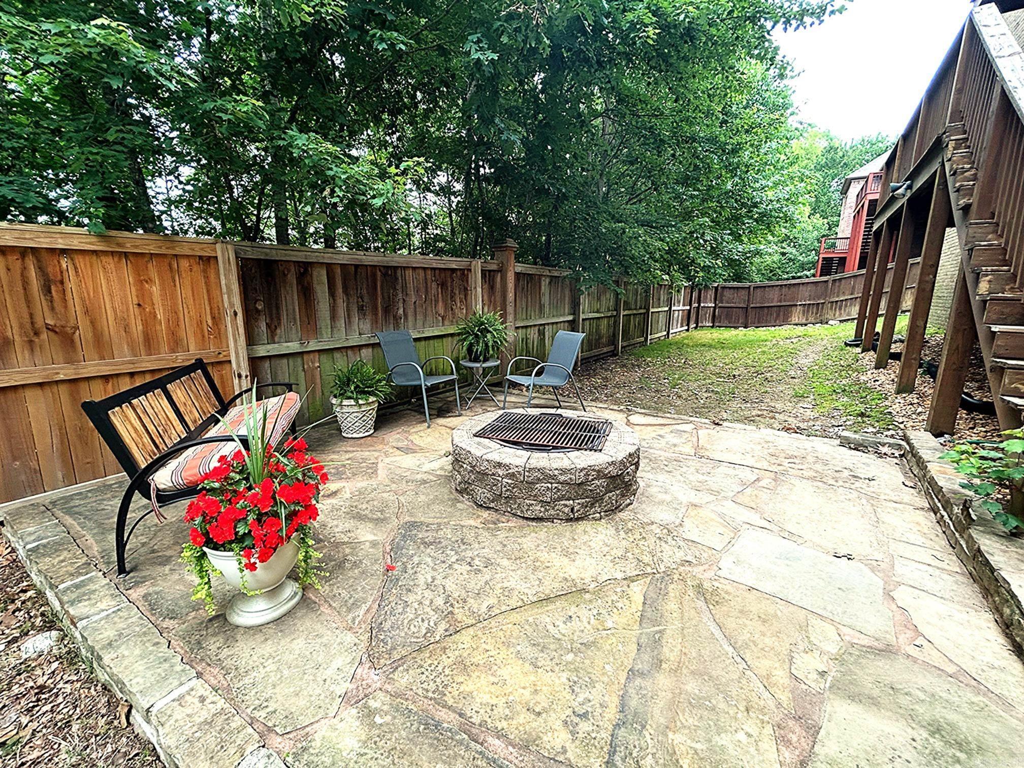 WOODLANDS EDGE - Residential