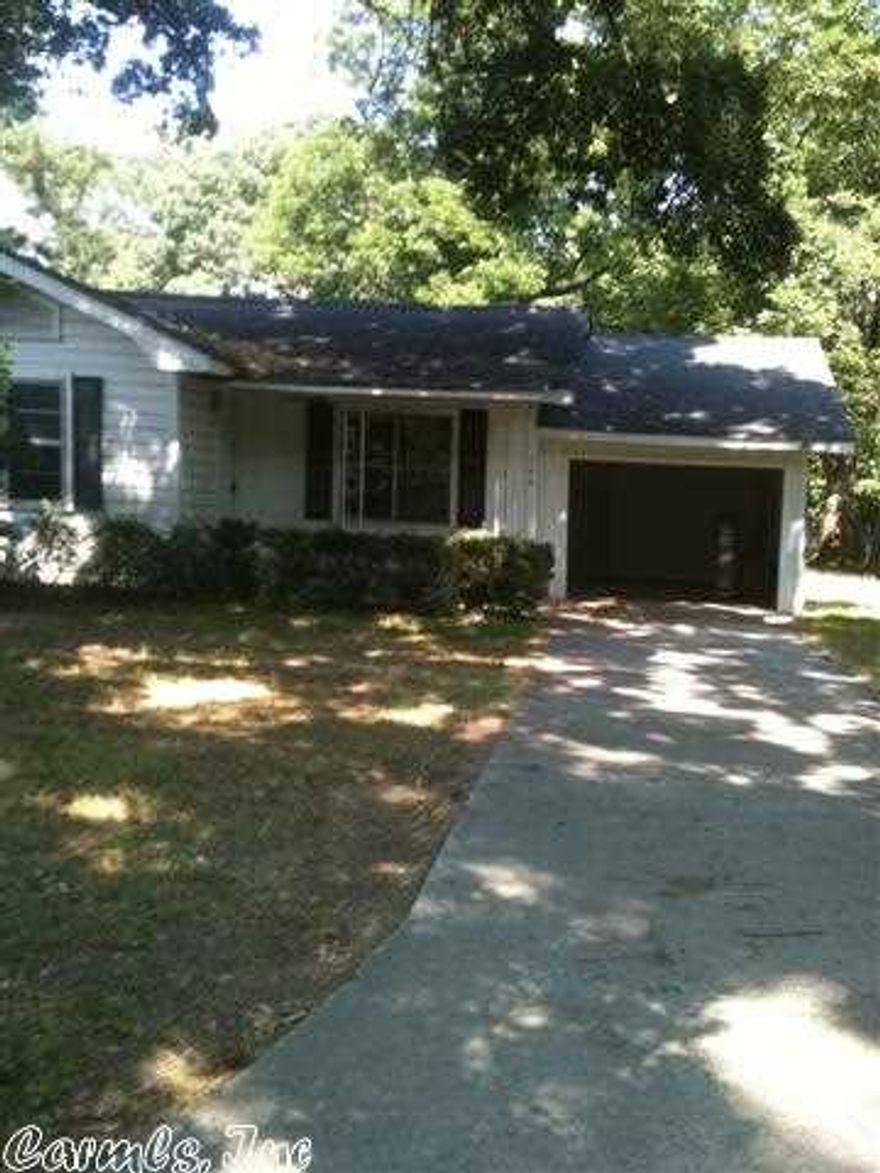 TWO BEDROOM HOME WITH SEPARATE LAUNDRY AND SUN PORCH. DINING/KITCHEN COMBINATION. NICE SHADED LOT WITH STORAGE SHED.