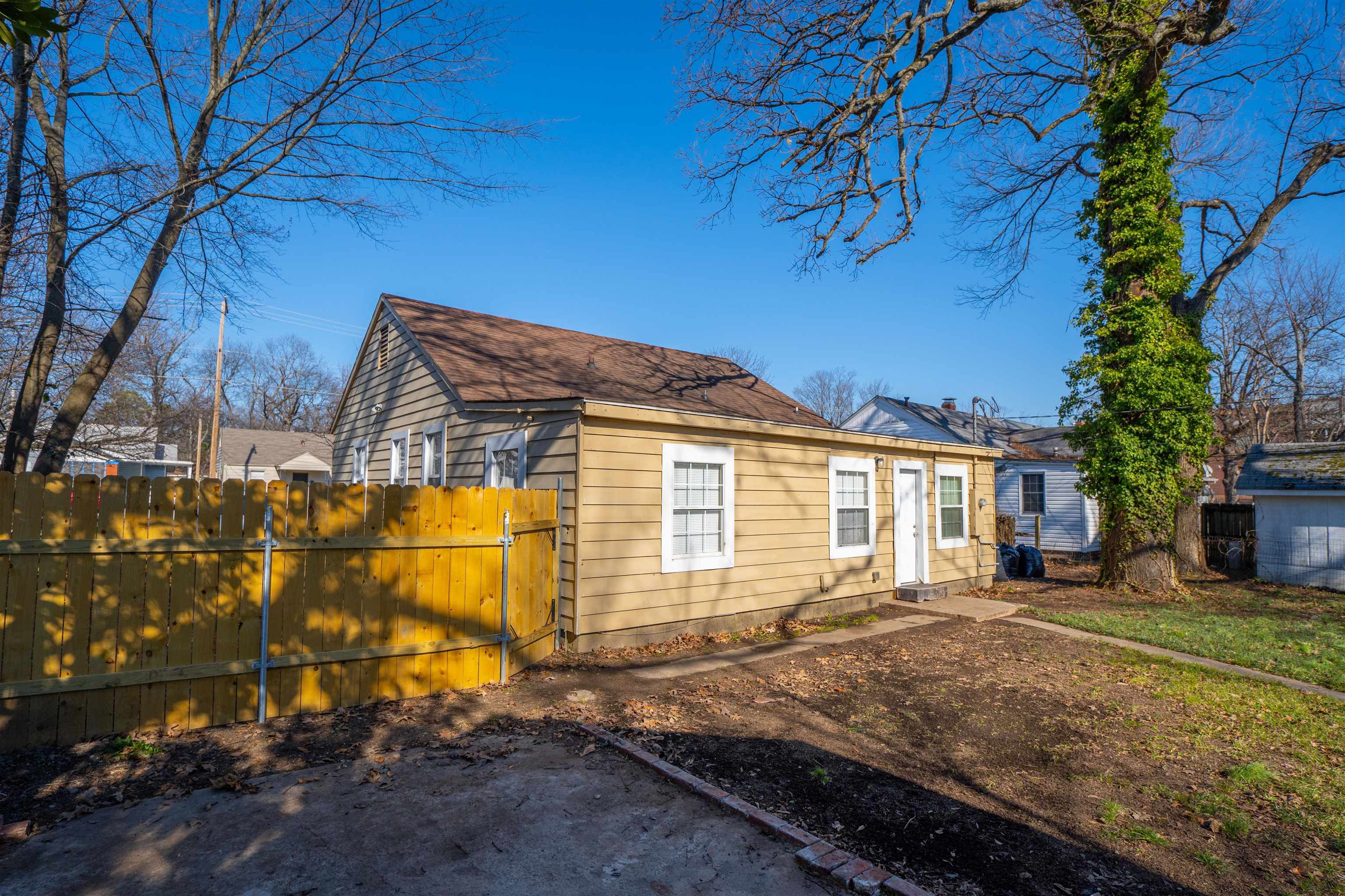 MALONEY - Residential