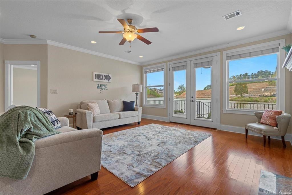 LIGHTHOUSE COVE - Residential