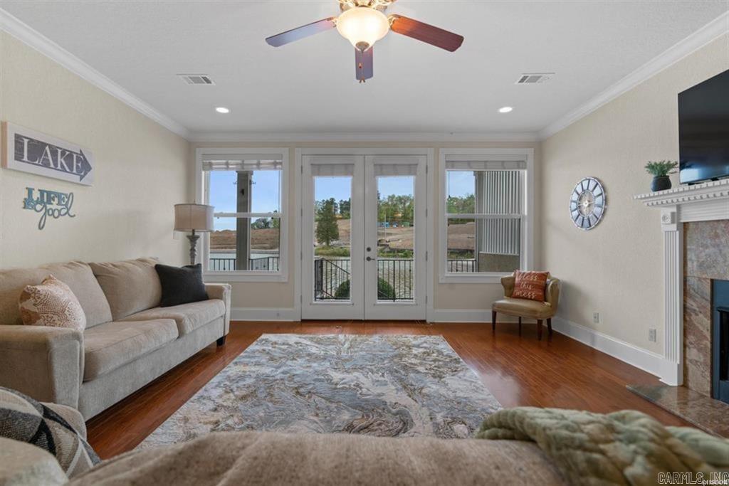 LIGHTHOUSE COVE - Residential