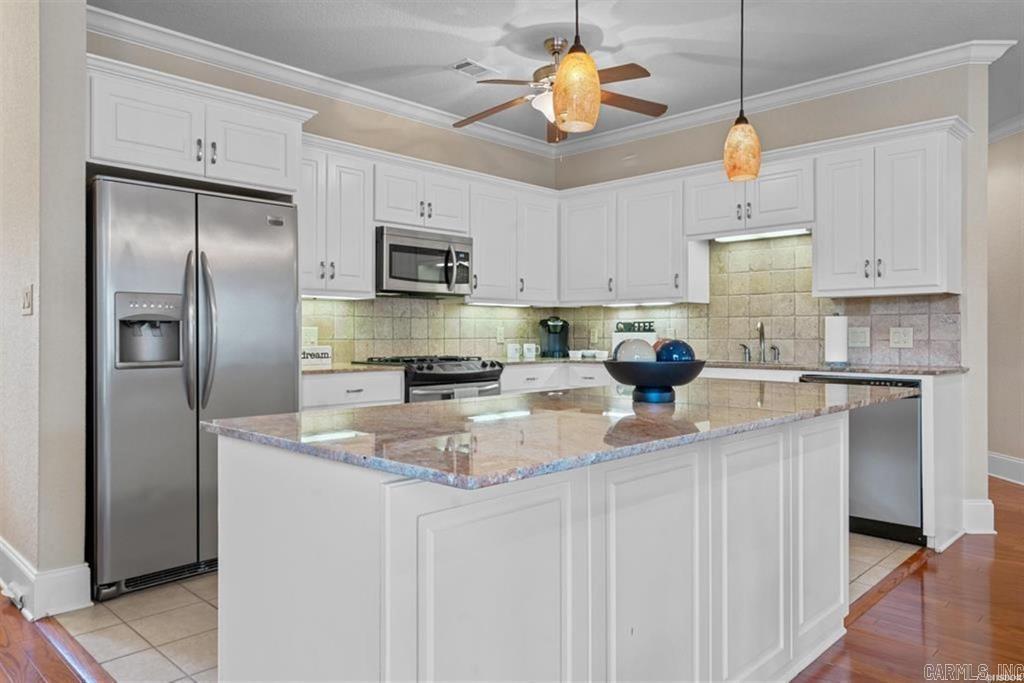 LIGHTHOUSE COVE - Residential