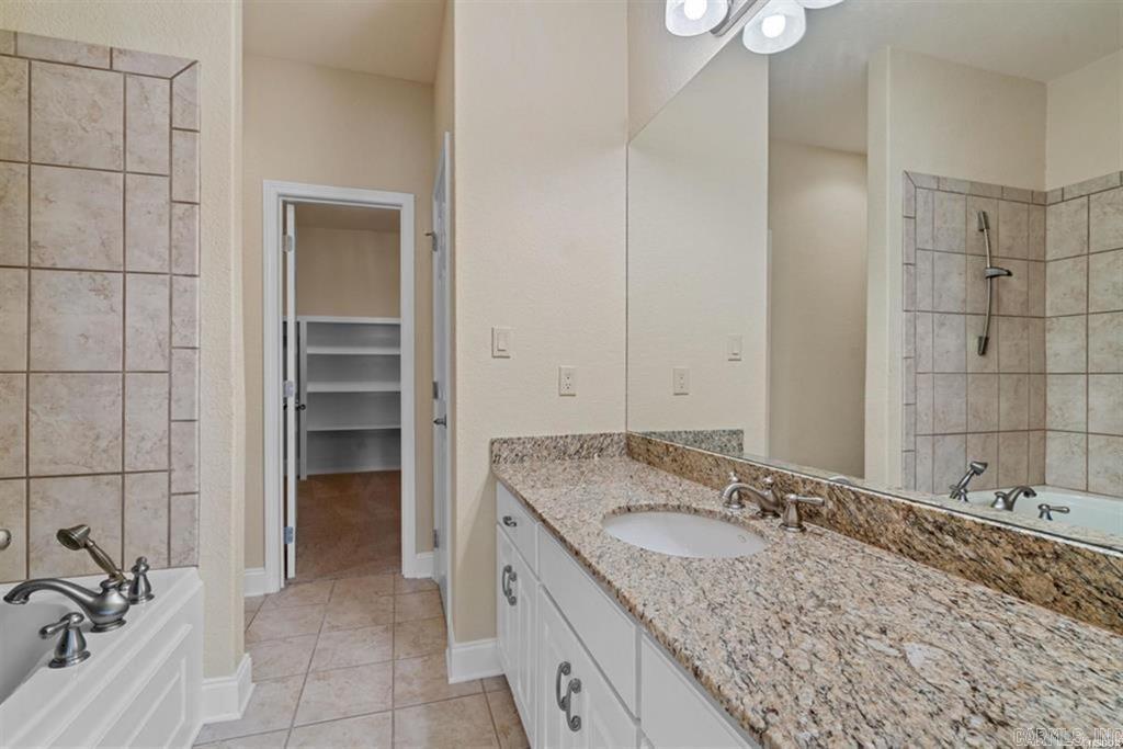 LIGHTHOUSE COVE - Residential