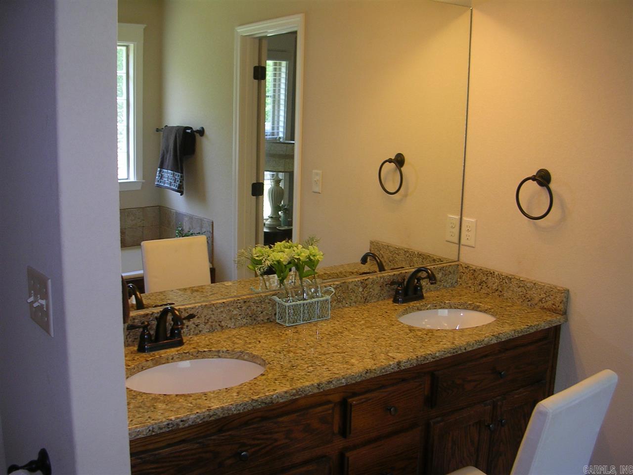 OAK GLENN - Residential