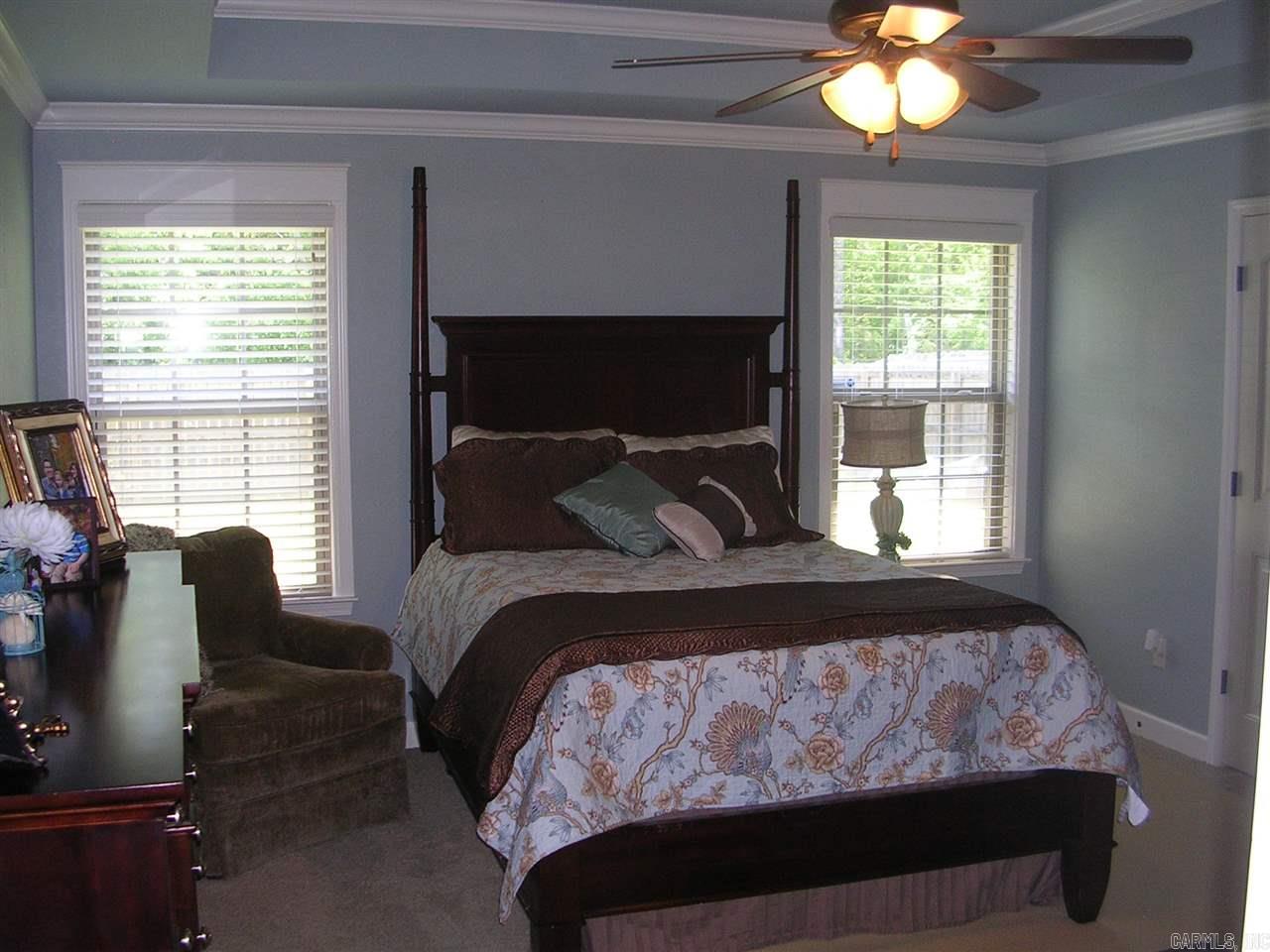 OAK GLENN - Residential