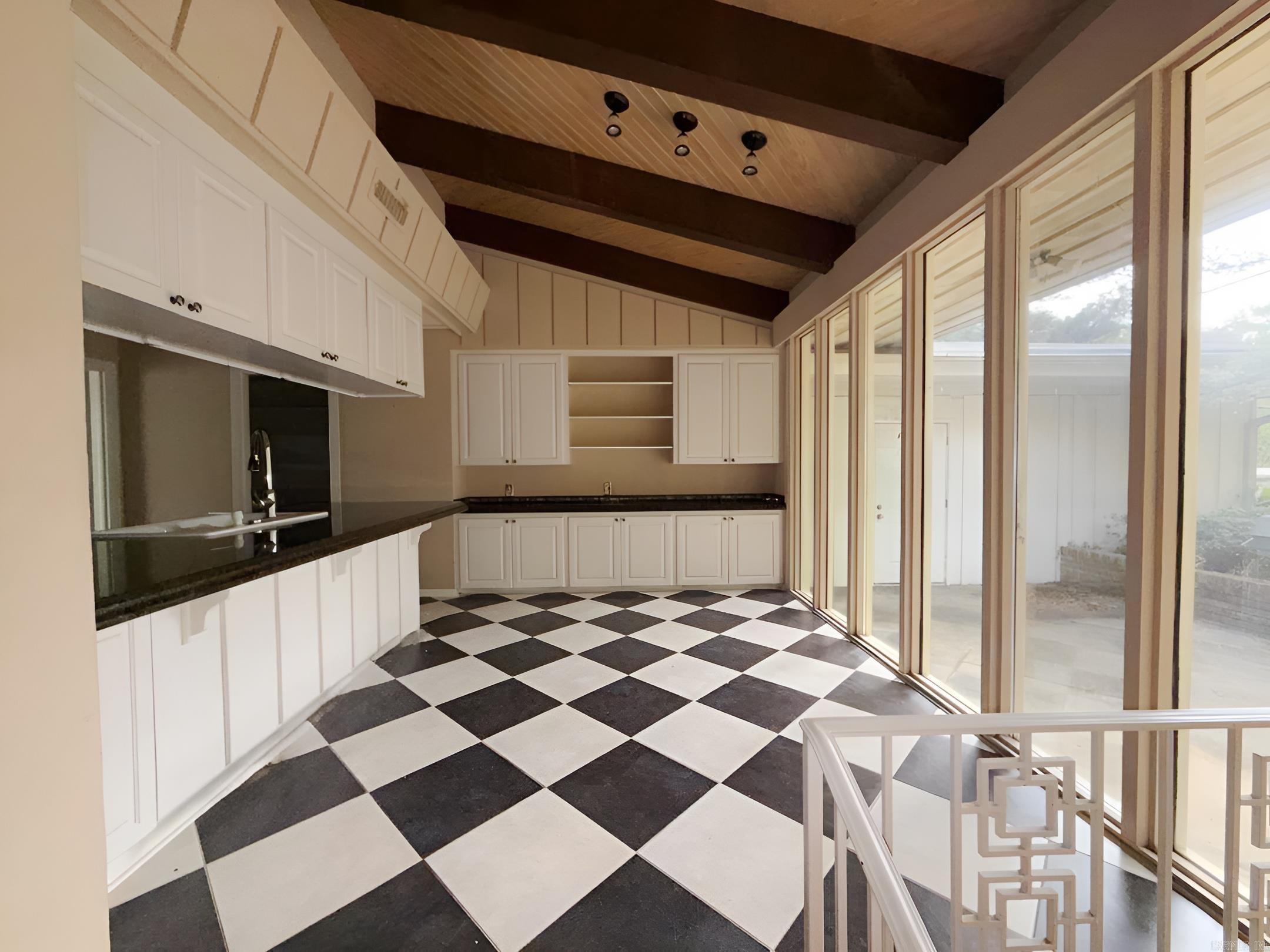 COUNTRY CLUB COLONY - Residential