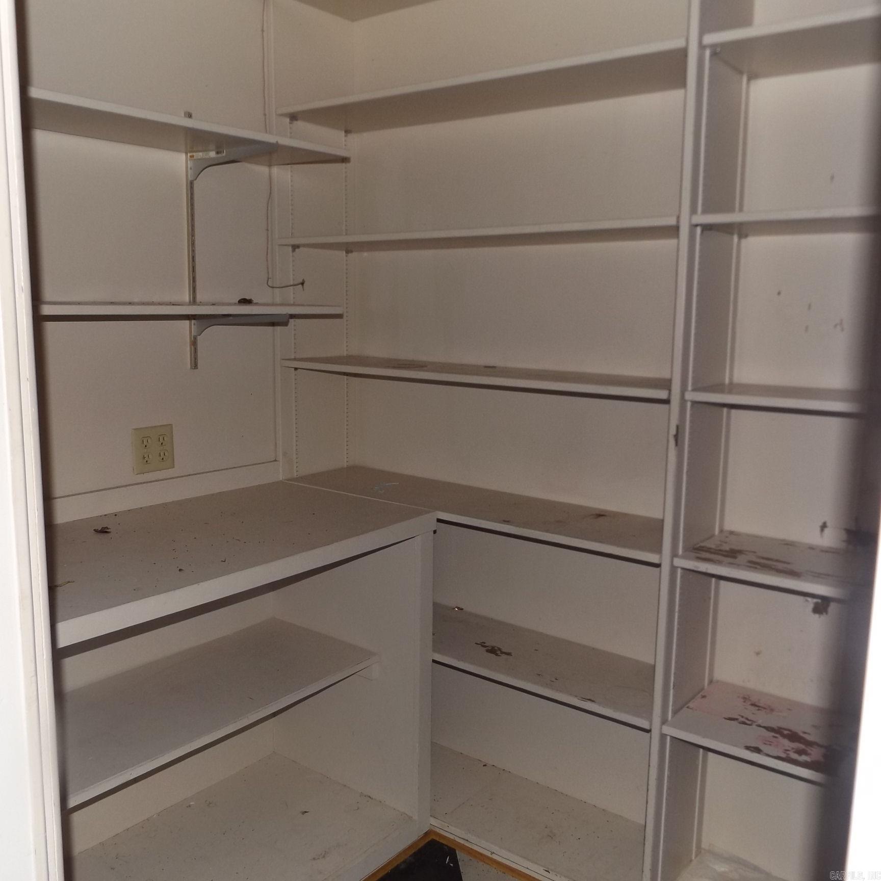 COUNTRY CLUB COLONY - Residential