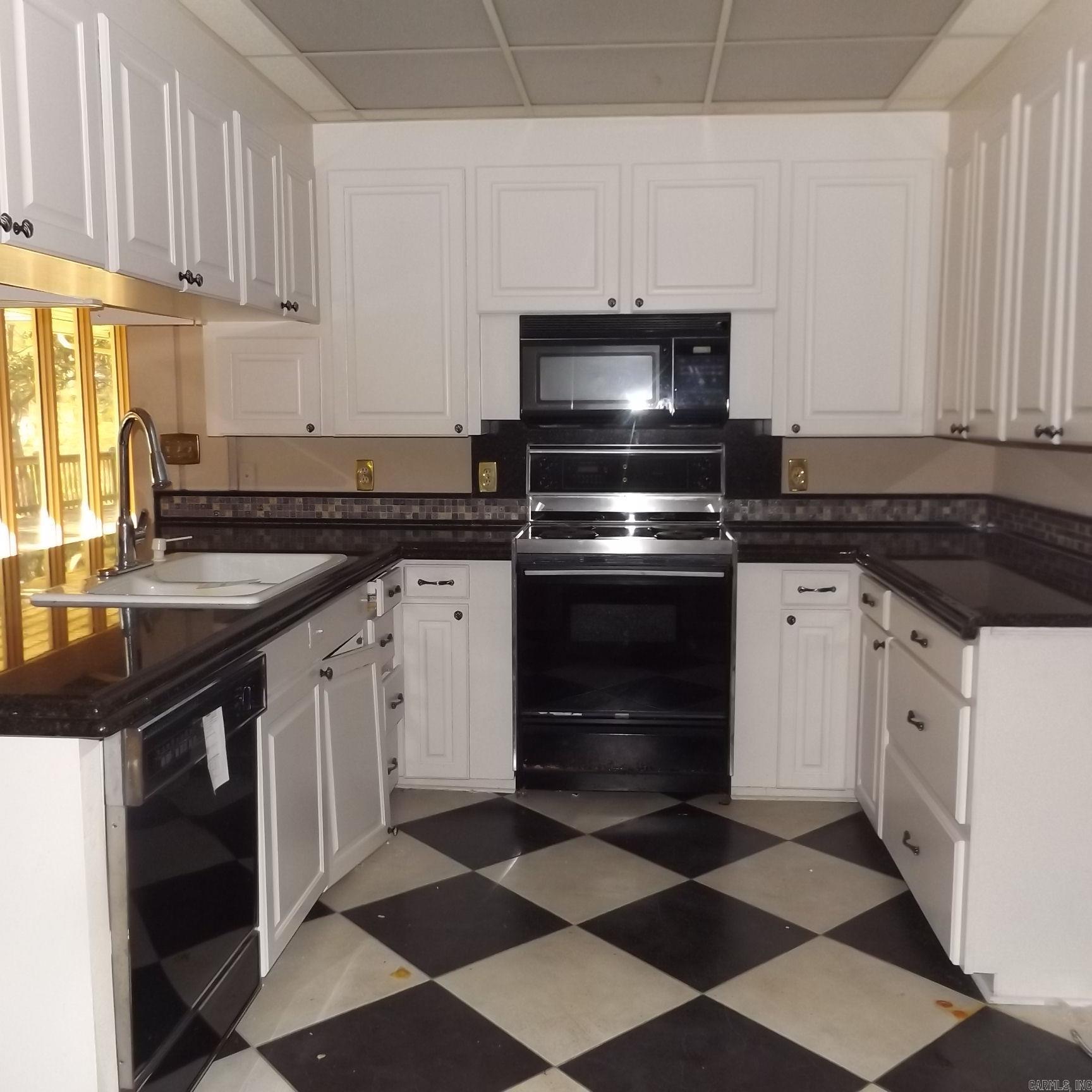 COUNTRY CLUB COLONY - Residential