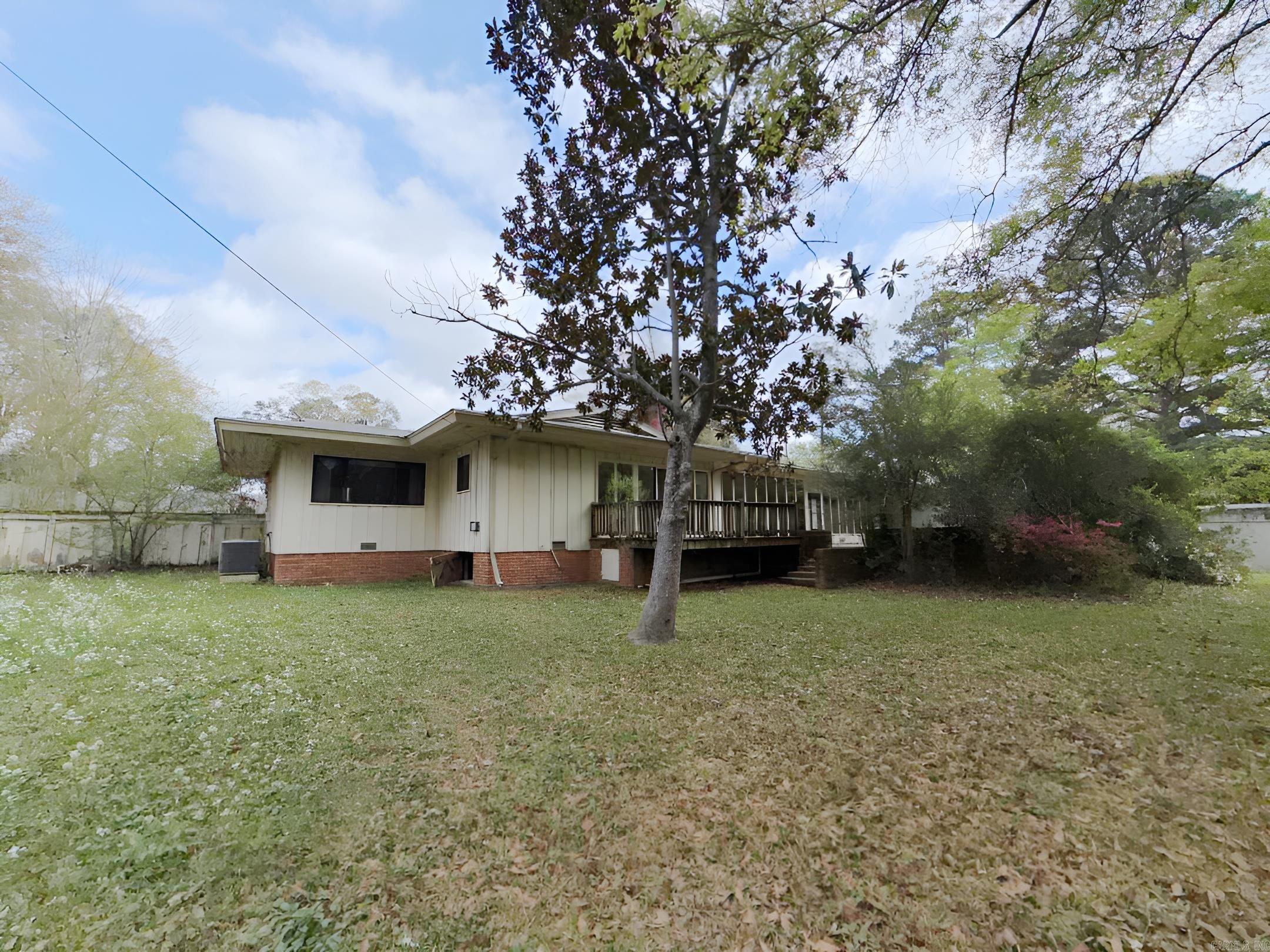 COUNTRY CLUB COLONY - Residential