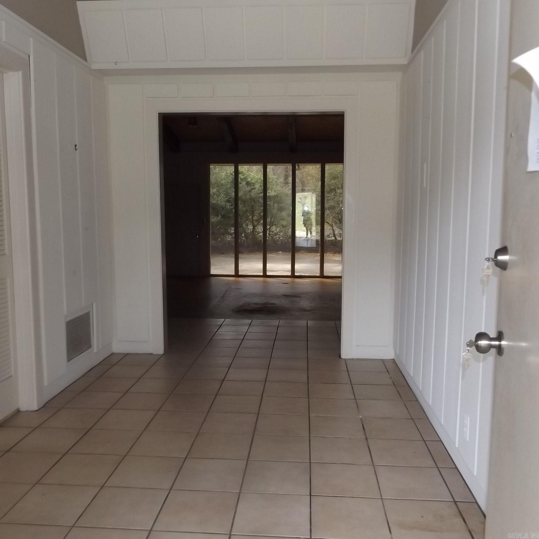 COUNTRY CLUB COLONY - Residential