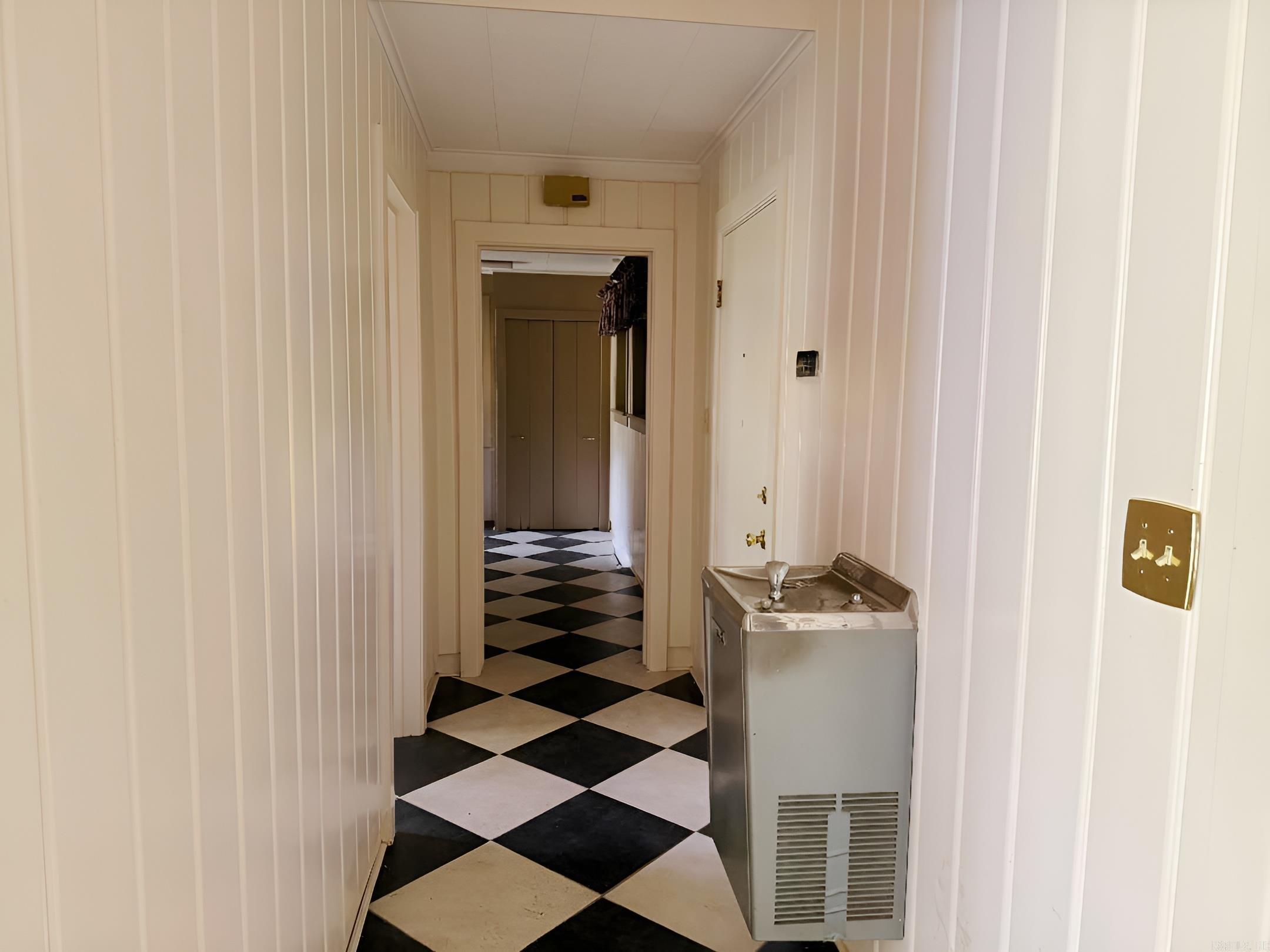 COUNTRY CLUB COLONY - Residential