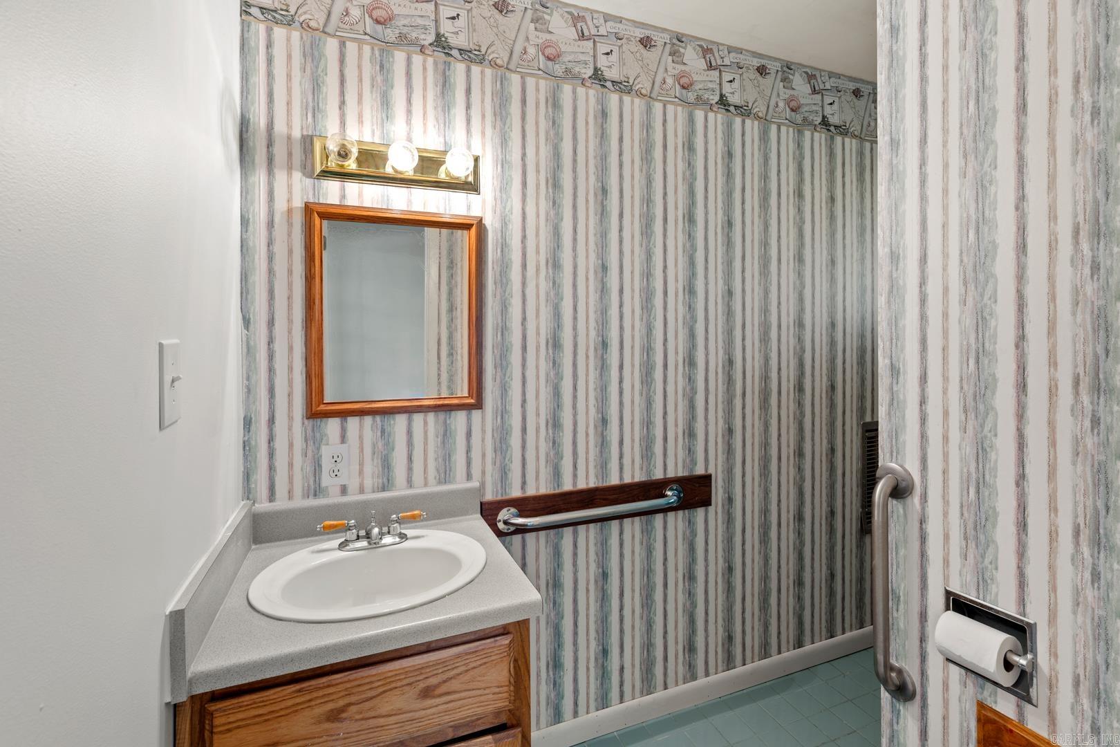 Lake Mena - Residential Lease