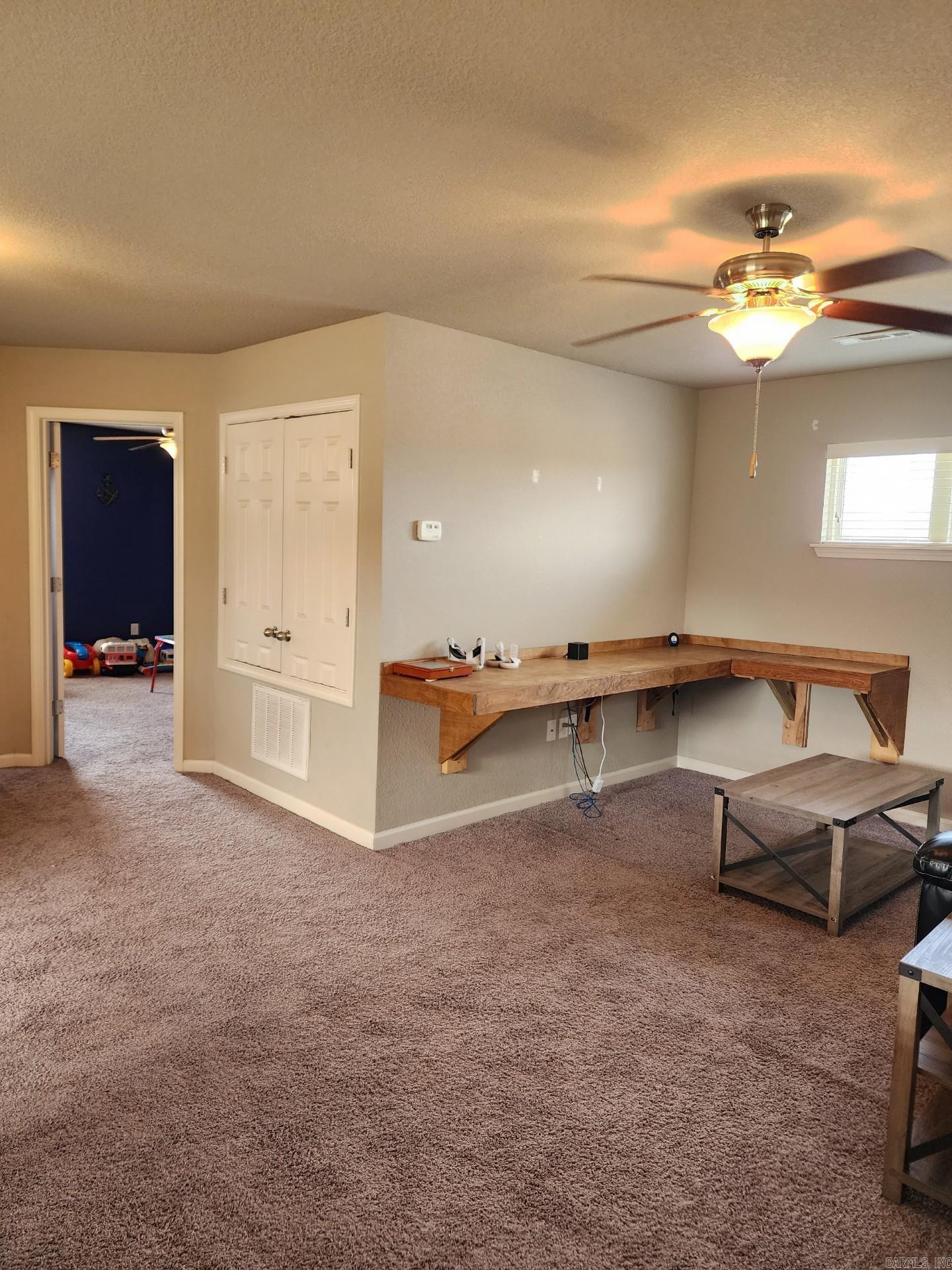 NORTH HILLS ESTATES - Residential