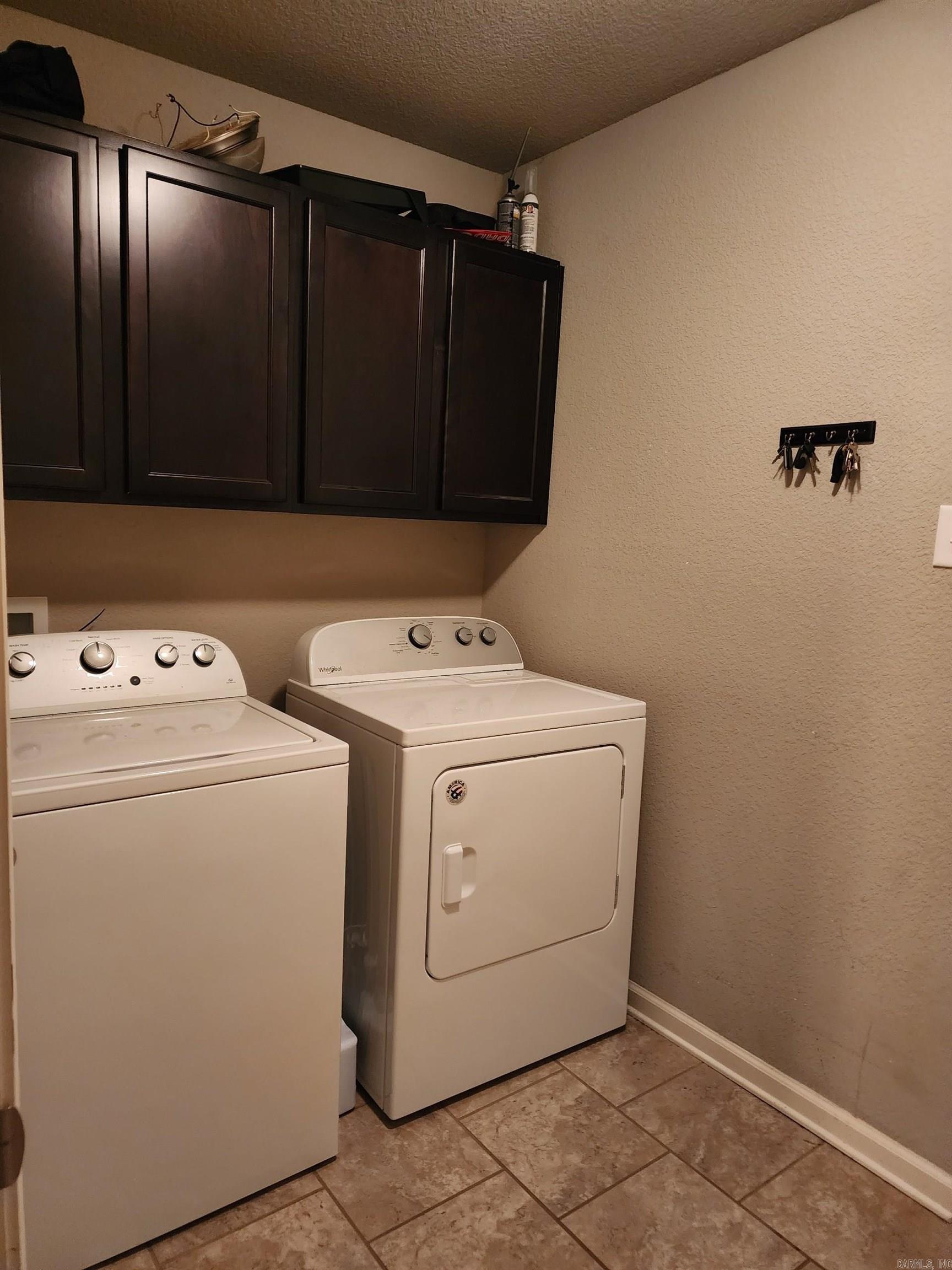 NORTH HILLS ESTATES - Residential