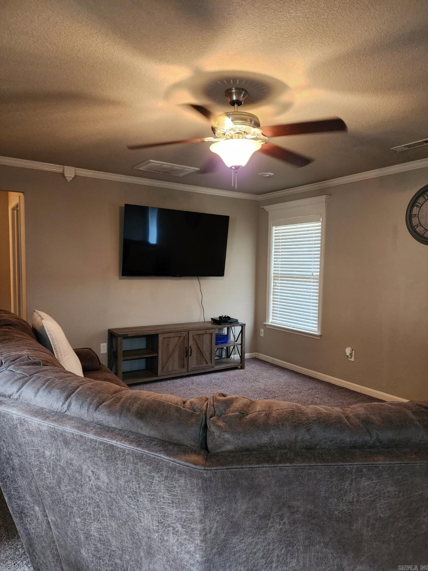 NORTH HILLS ESTATES - Residential