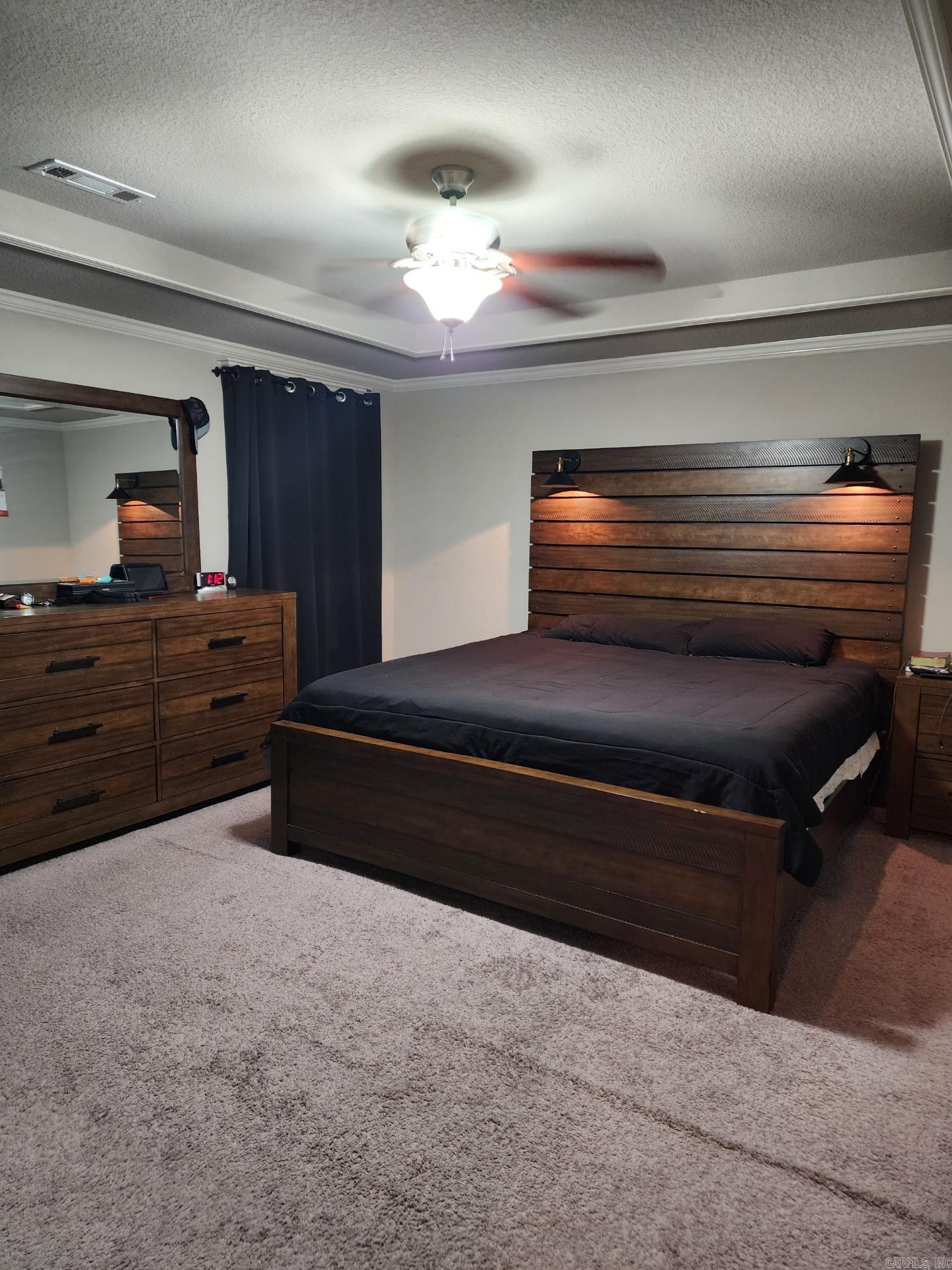 NORTH HILLS ESTATES - Residential