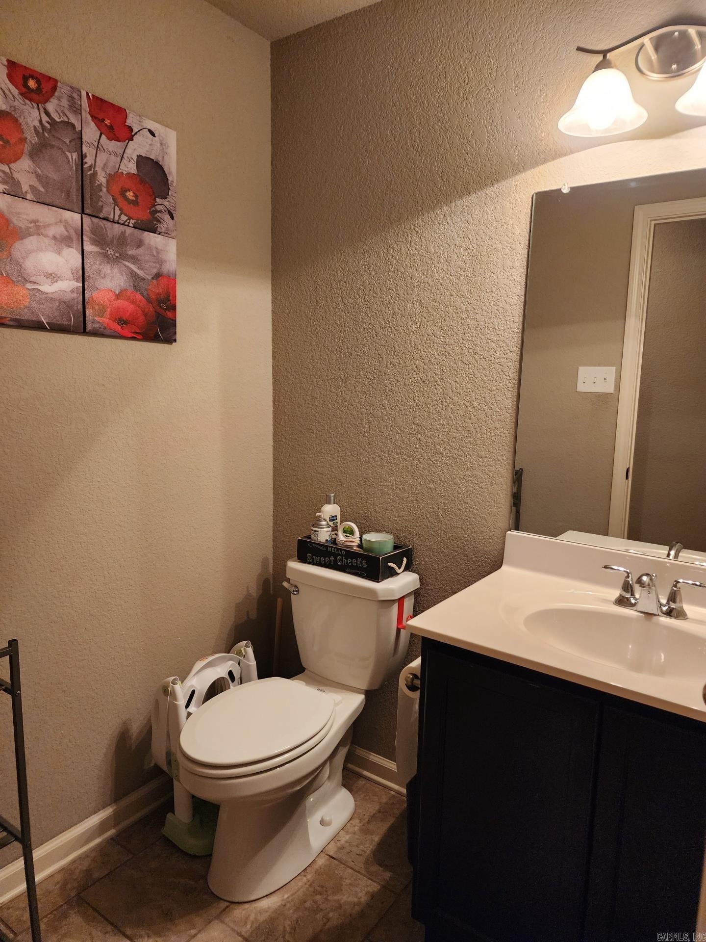 NORTH HILLS ESTATES - Residential