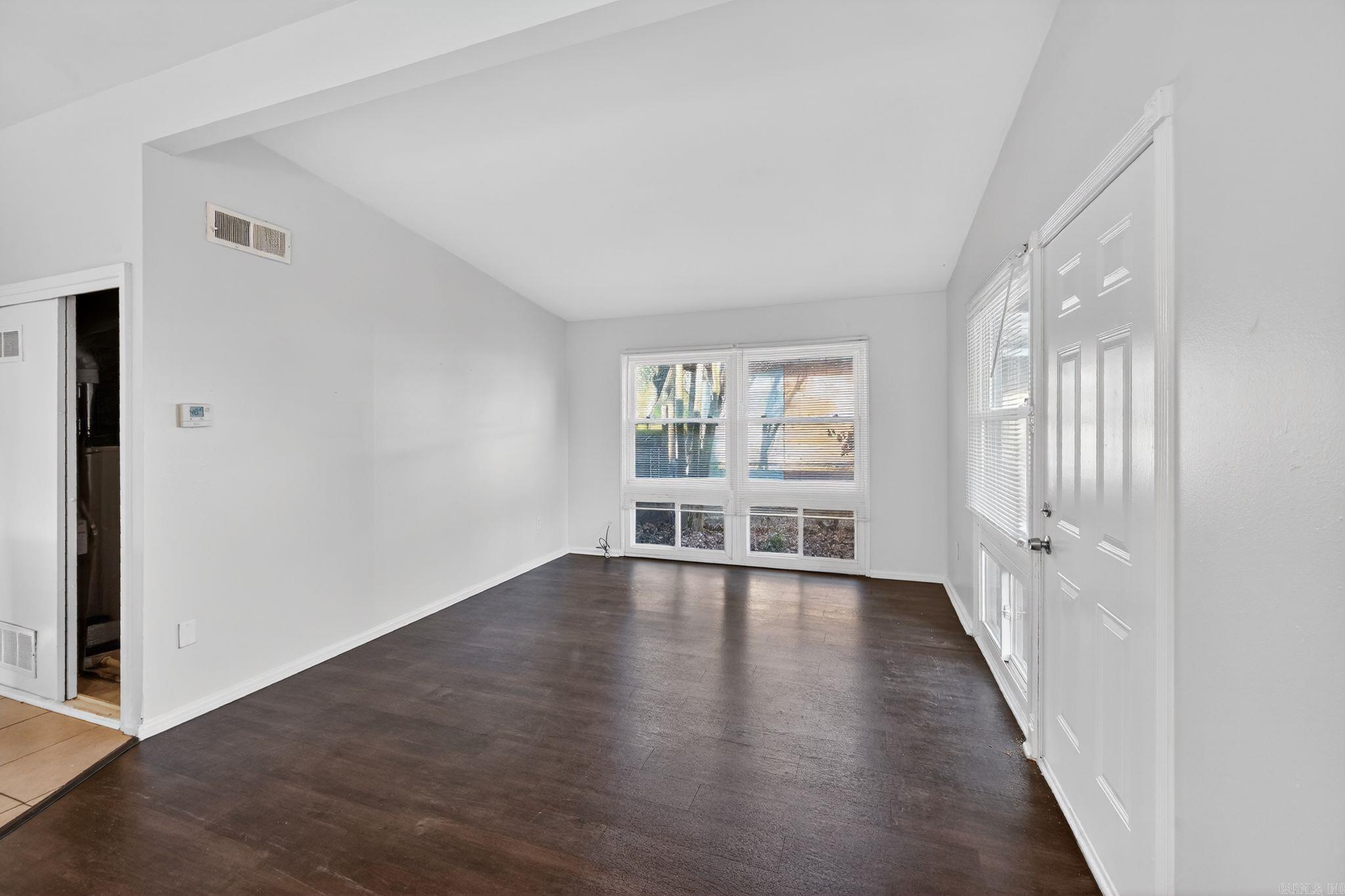 MEADOWCLIFF - Residential