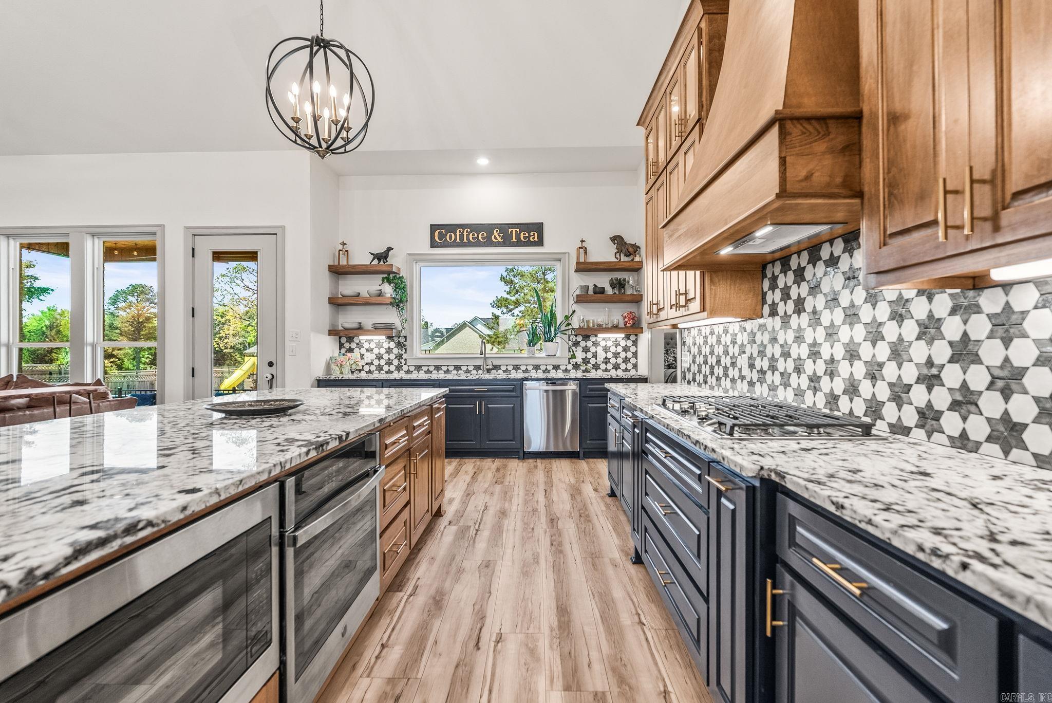 COYOTE RIDGE - Residential