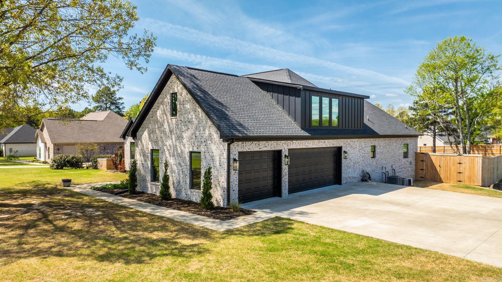 COYOTE RIDGE - Residential