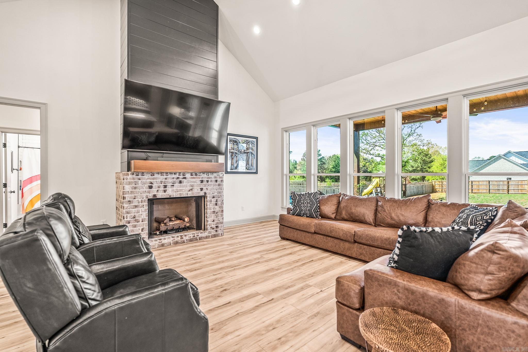 COYOTE RIDGE - Residential