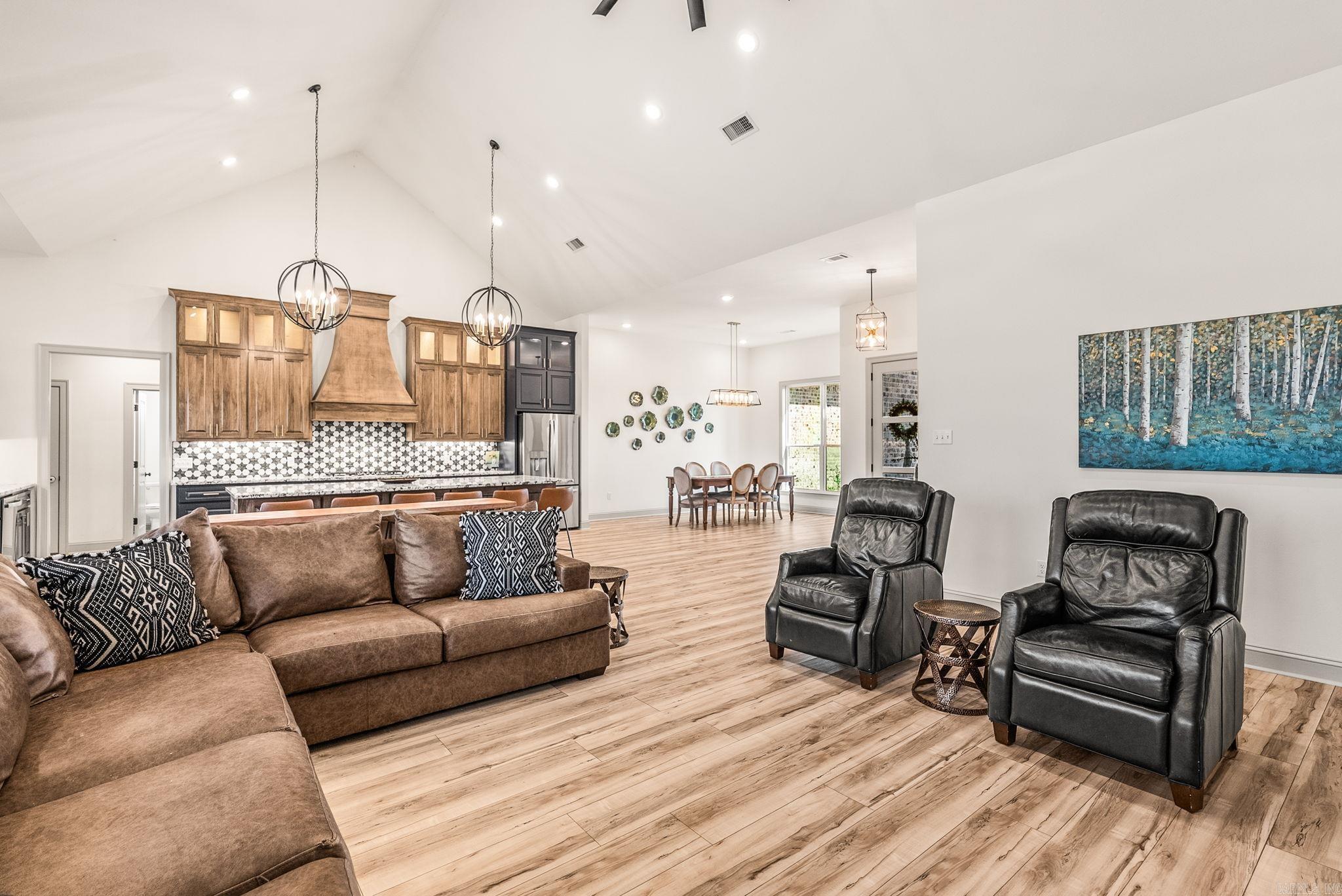 COYOTE RIDGE - Residential