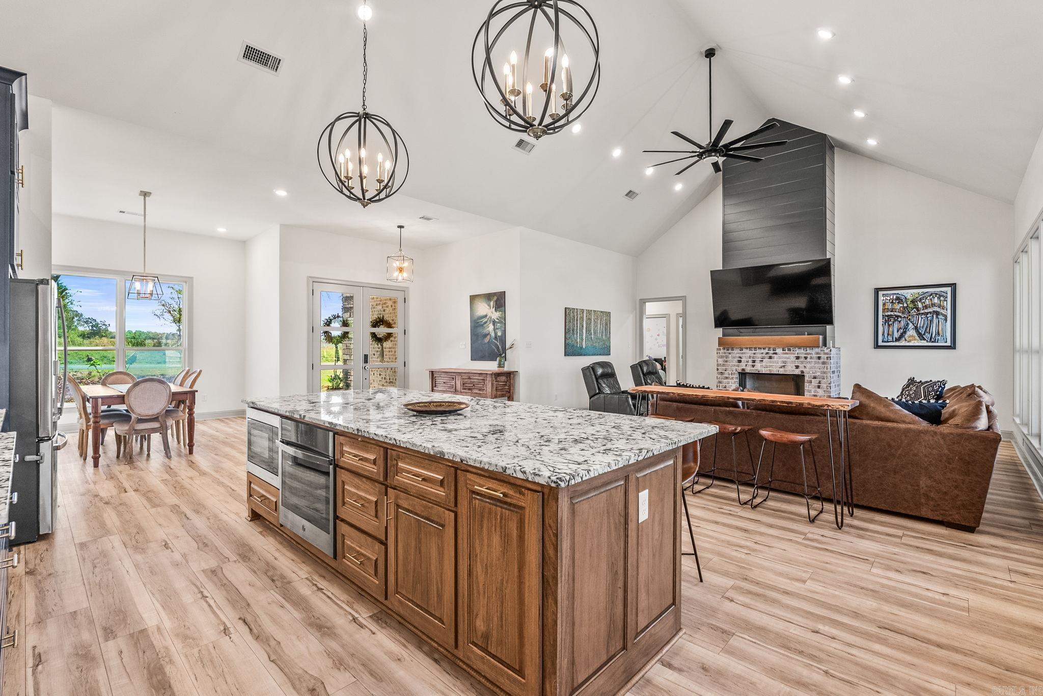 COYOTE RIDGE - Residential