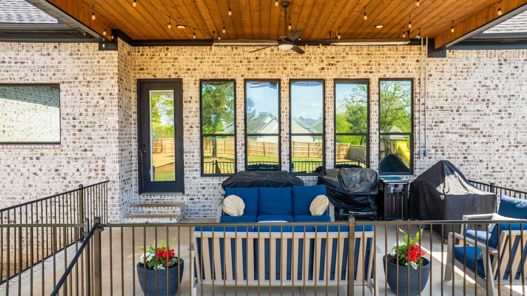 COYOTE RIDGE - Residential