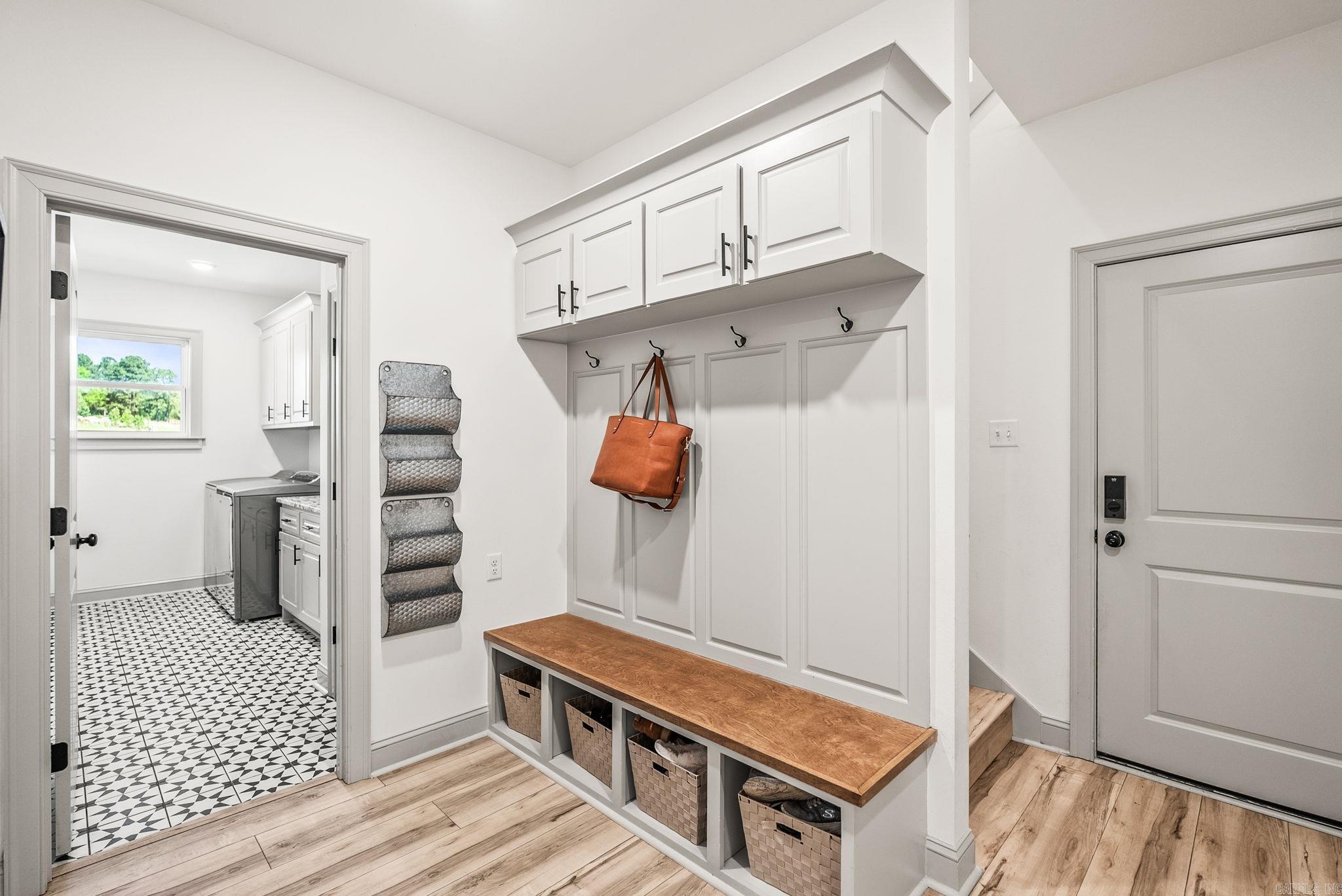 COYOTE RIDGE - Residential