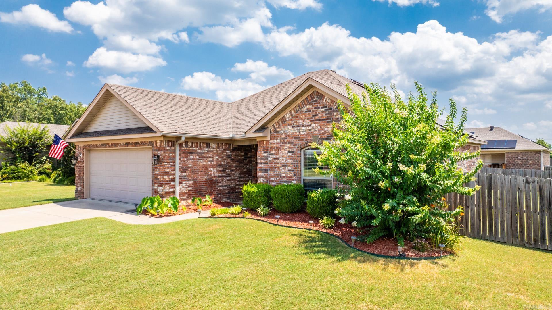 CROSS CREEK - Residential