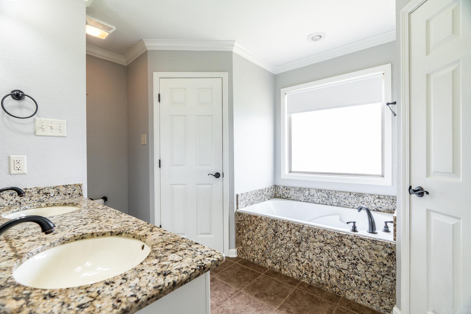 CROSS CREEK - Residential