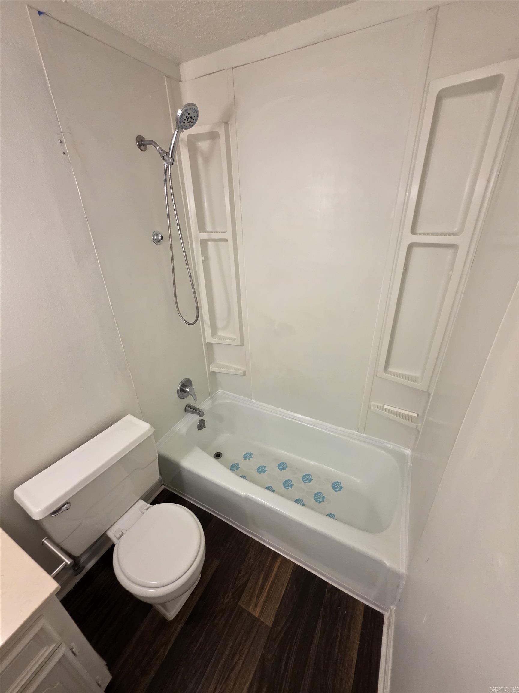 Sara Lynn - Residential Lease