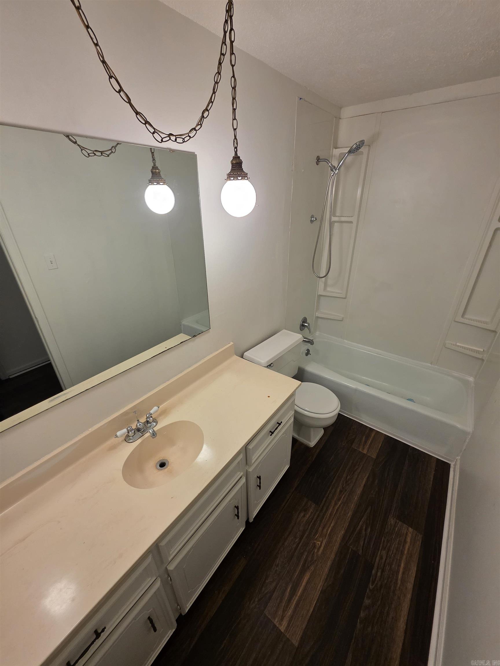 Sara Lynn - Residential Lease