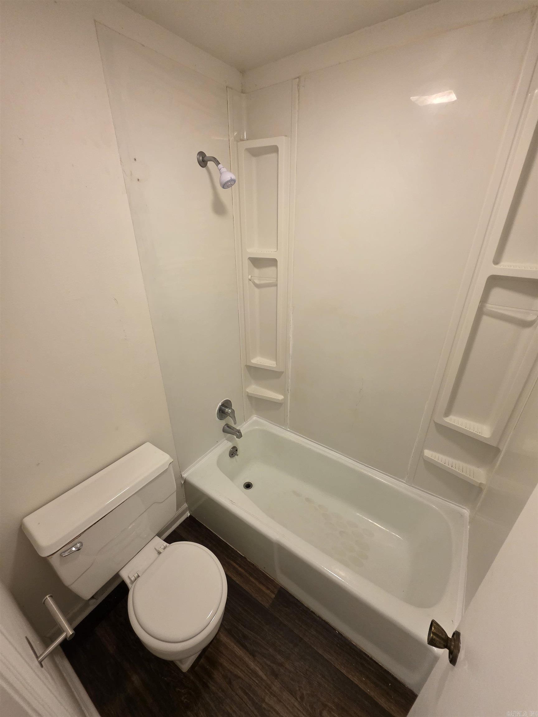 Sara Lynn - Residential Lease