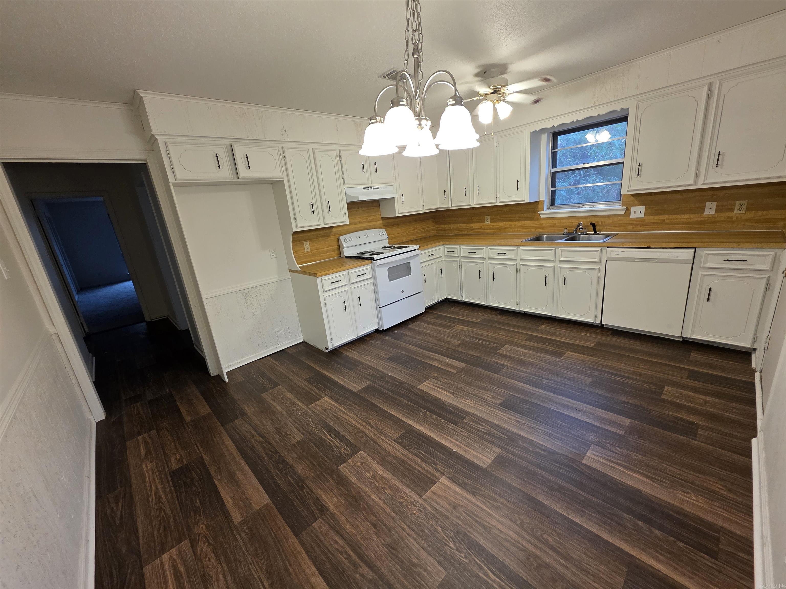 Sara Lynn - Residential Lease