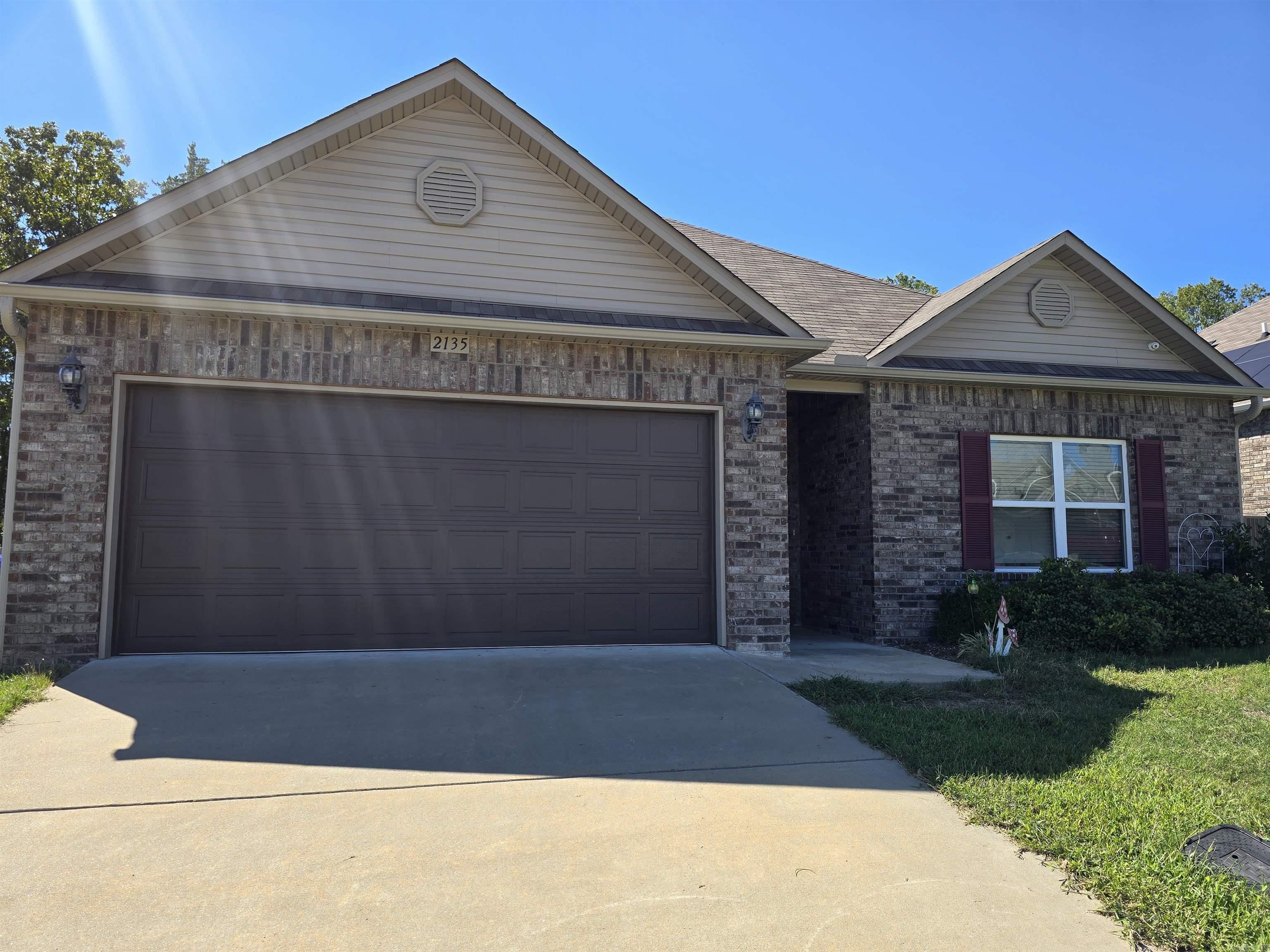 Lovely 3 bed, 2 bath one-owner home in a cute neighborhood! Conveniently located near shopping centers, sports fields, and a variety of restaurants. This well-maintained home is perfect for first-time buyers, investors, or anyone looking to live closer to the heart of Conway. Don't miss this opportunity!