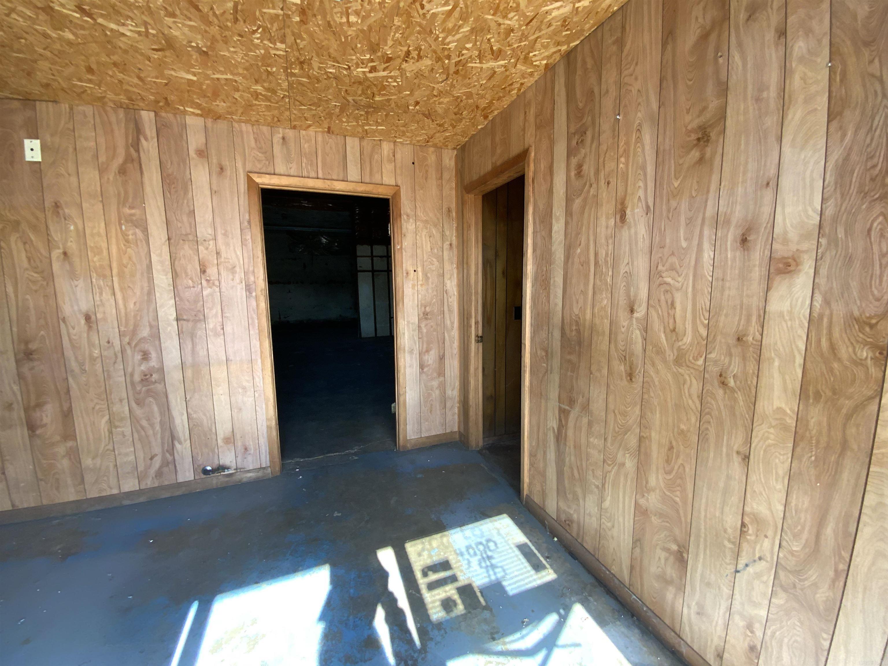 Maxfield Southern - Commercial Sale