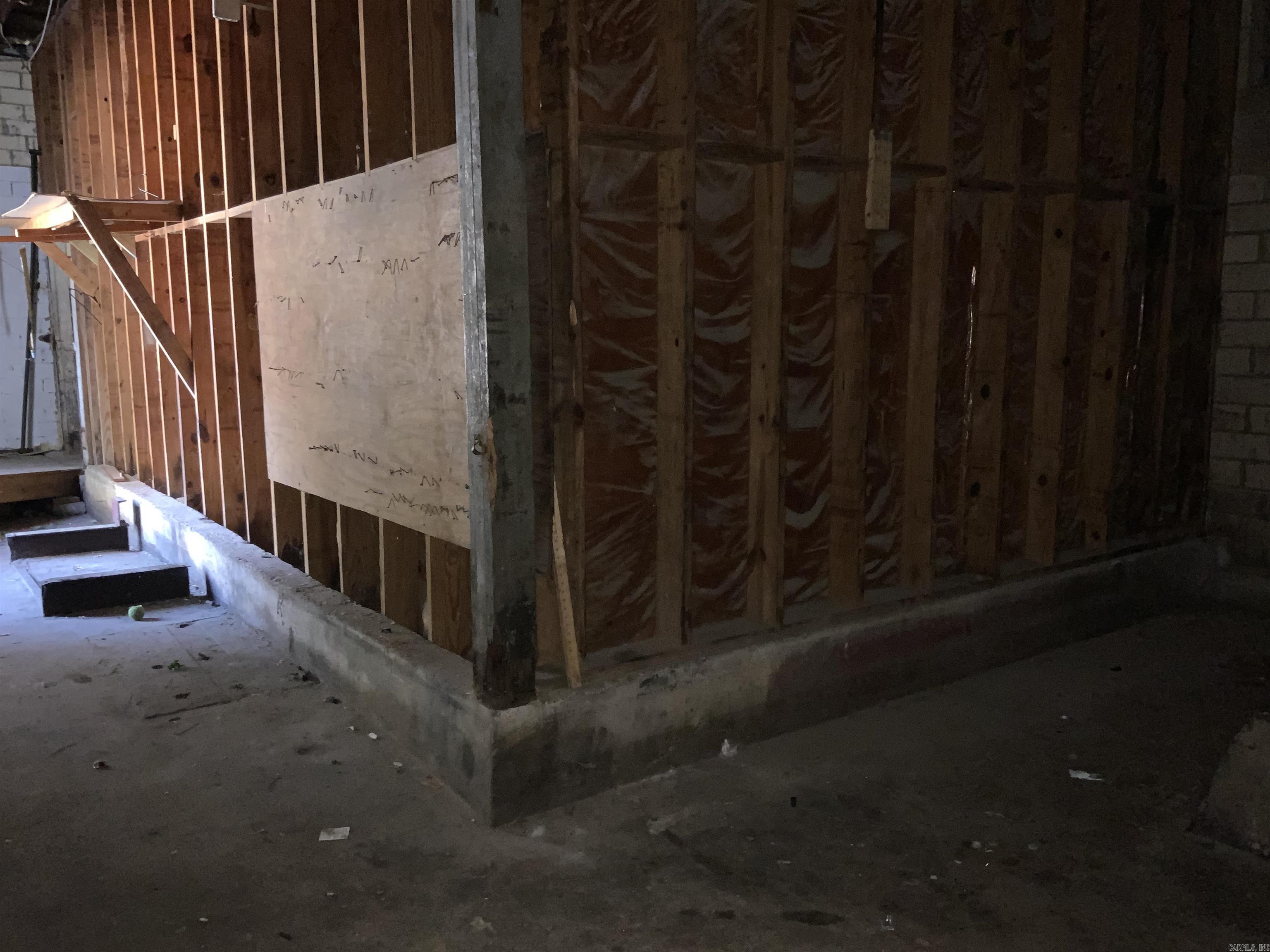 Maxfield Southern - Commercial Sale