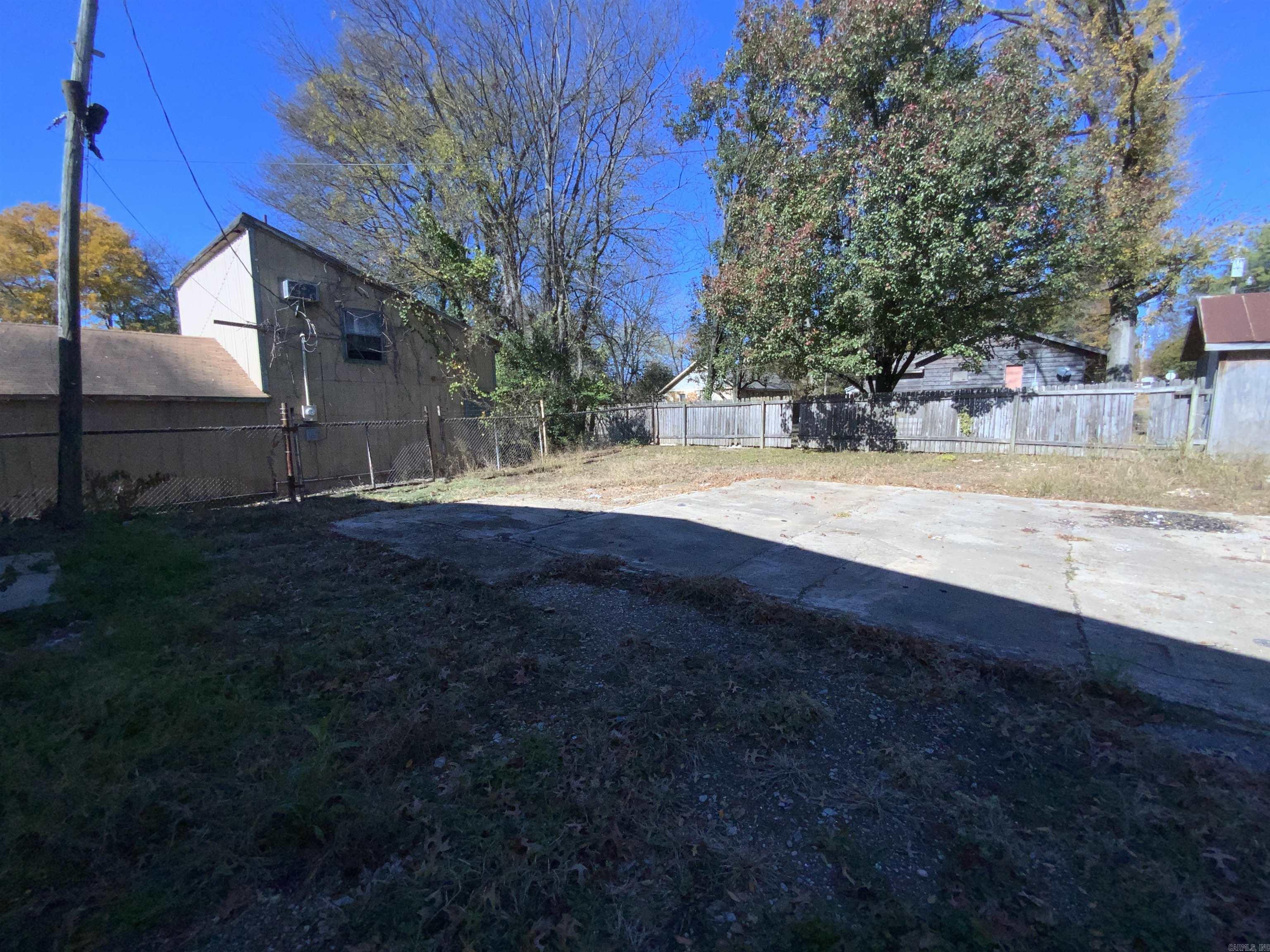 Maxfield Southern - Commercial Sale